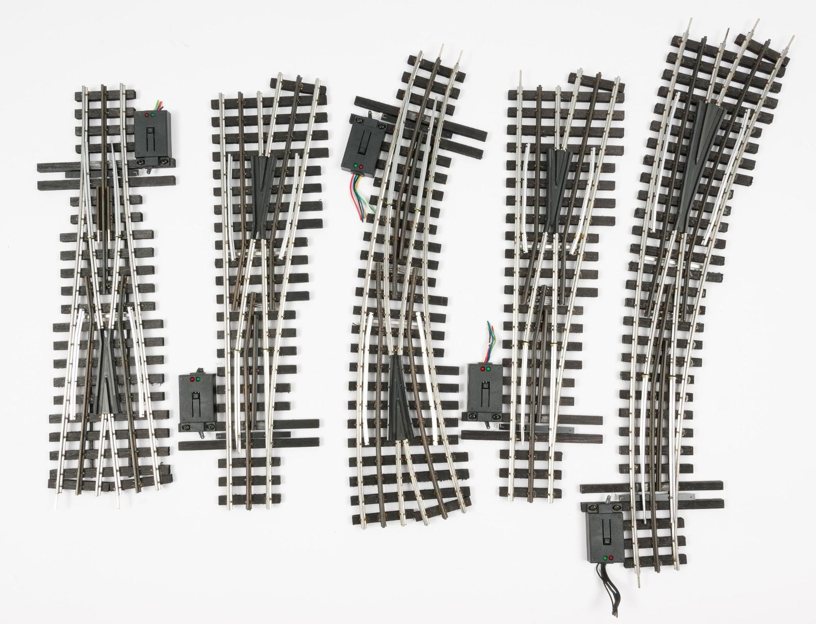 5 Ross Custom Switches with OBs: Two #100M25, one #151M25, one #157M25, and one #230M25. All with original boxes. All have been removed from a setup. MH. IMPORTANT: Before bidding, please read the terms and conditions. When you regis