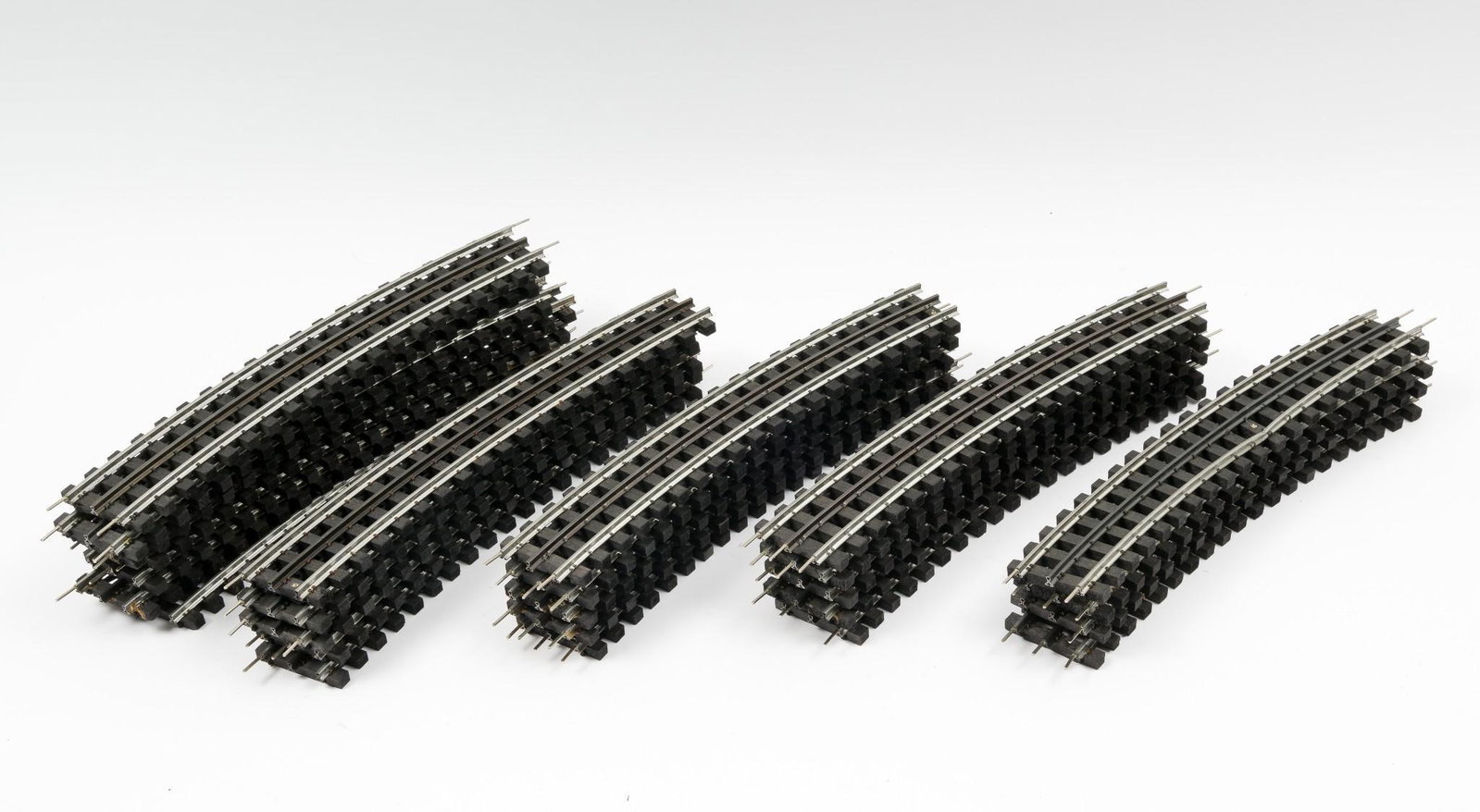 26 Pieces Ross Custom Track 064: Each has been removed from a setup. MH. IMPORTANT: Before bidding, please read the terms and conditions. When you registered for the auction you agreed to these terms and will be required to comply wi
