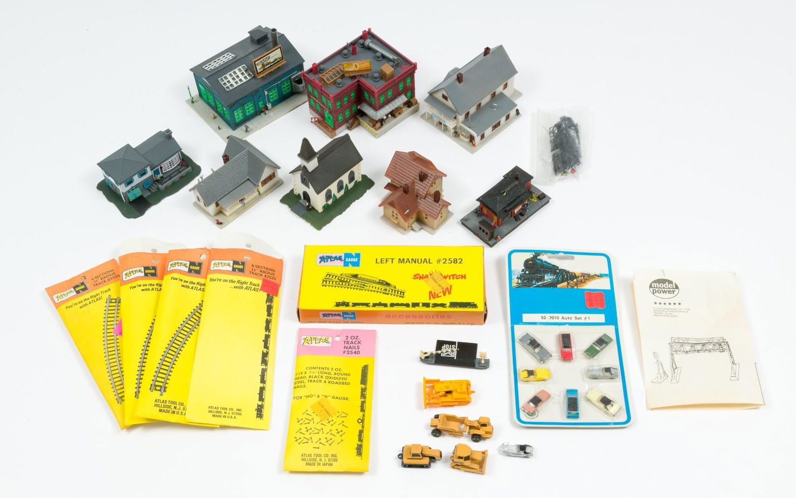 N Scale Buildings and Accessories (1 of 7)