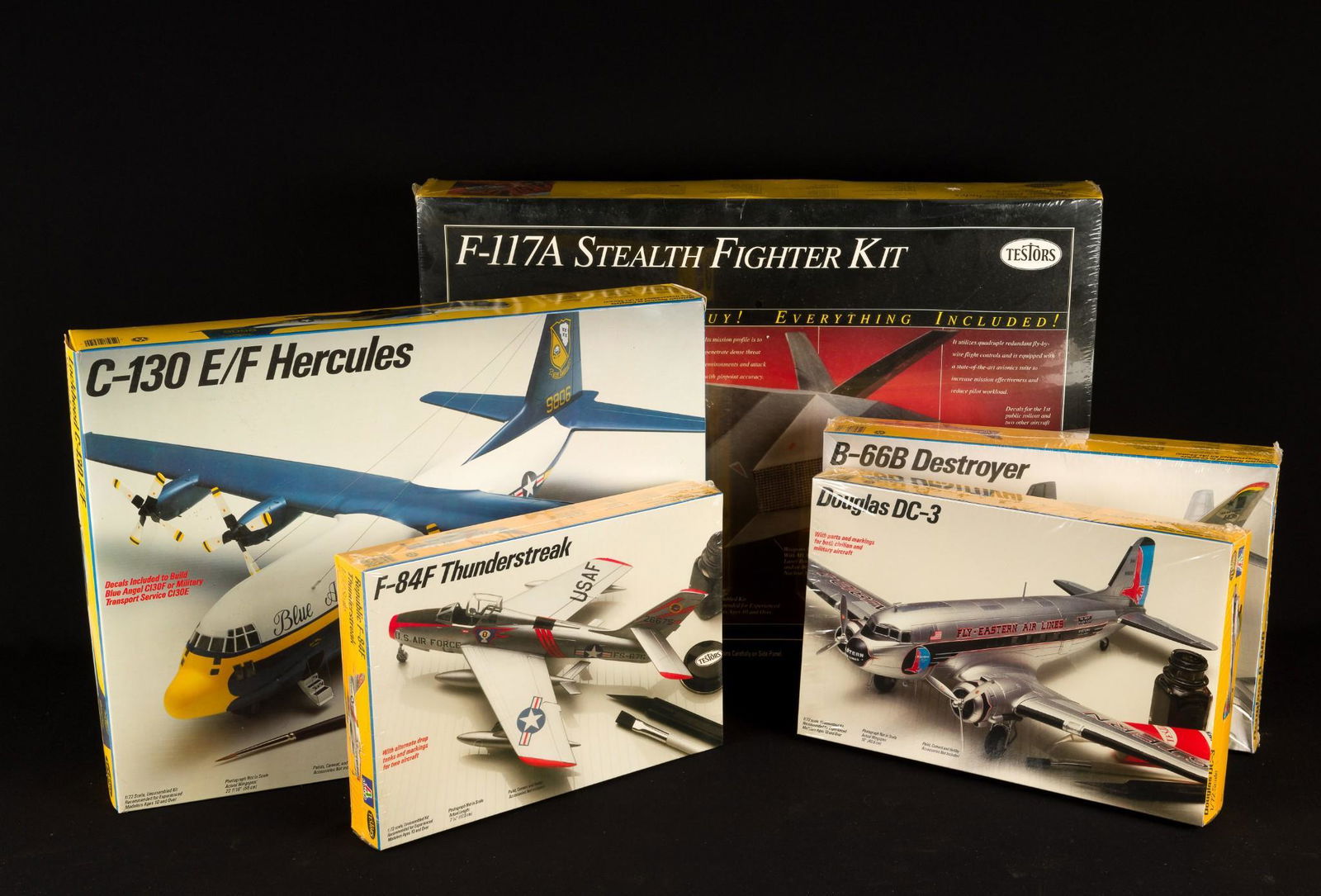 5 Testors Italeri Military Plane Models (1 of 2)