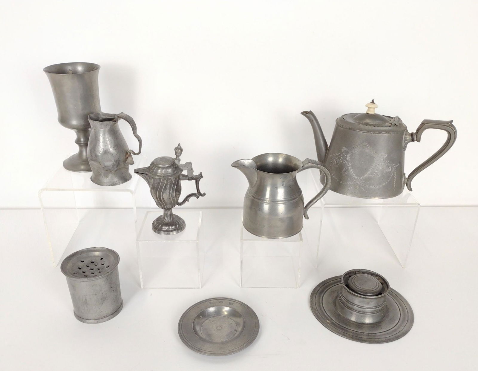 8 Pcs 19th c Pewter (1 of 5)