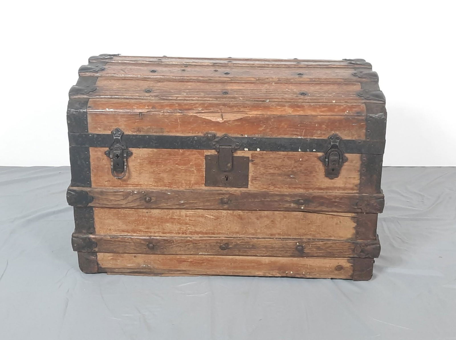 Antique Barrel Top Trunk (1 of 9)