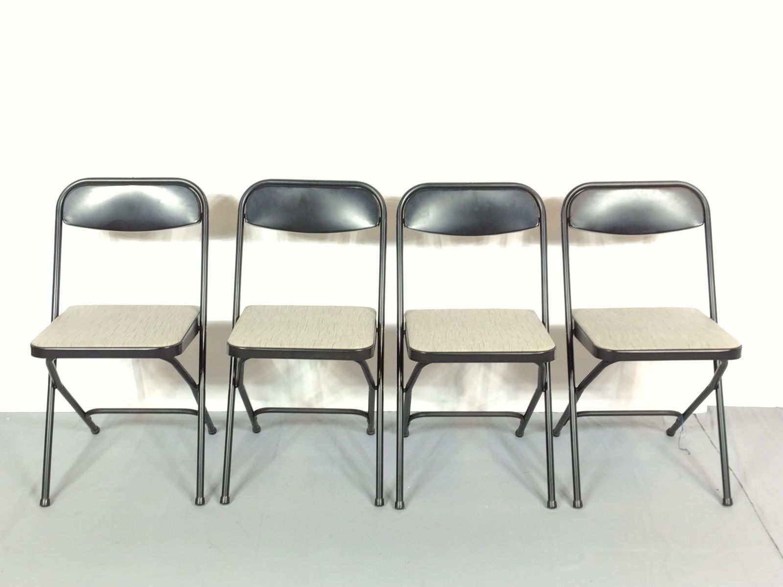4 Samsonite Folding Chairs (1 of 5)
