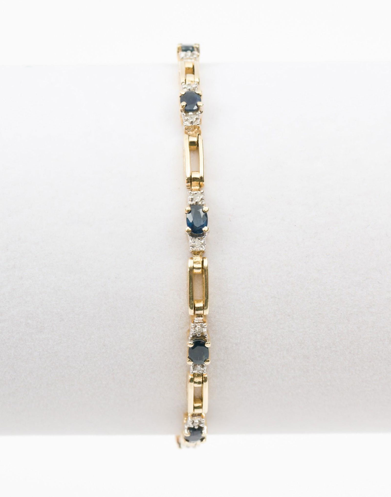 14K .20 CTW Diamond & Sapphire Bracelet (1 of 4)