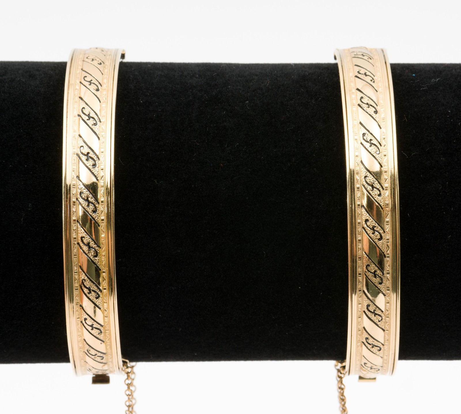 2 Antique Goldfilled Bangle Bracelets (1 of 3)