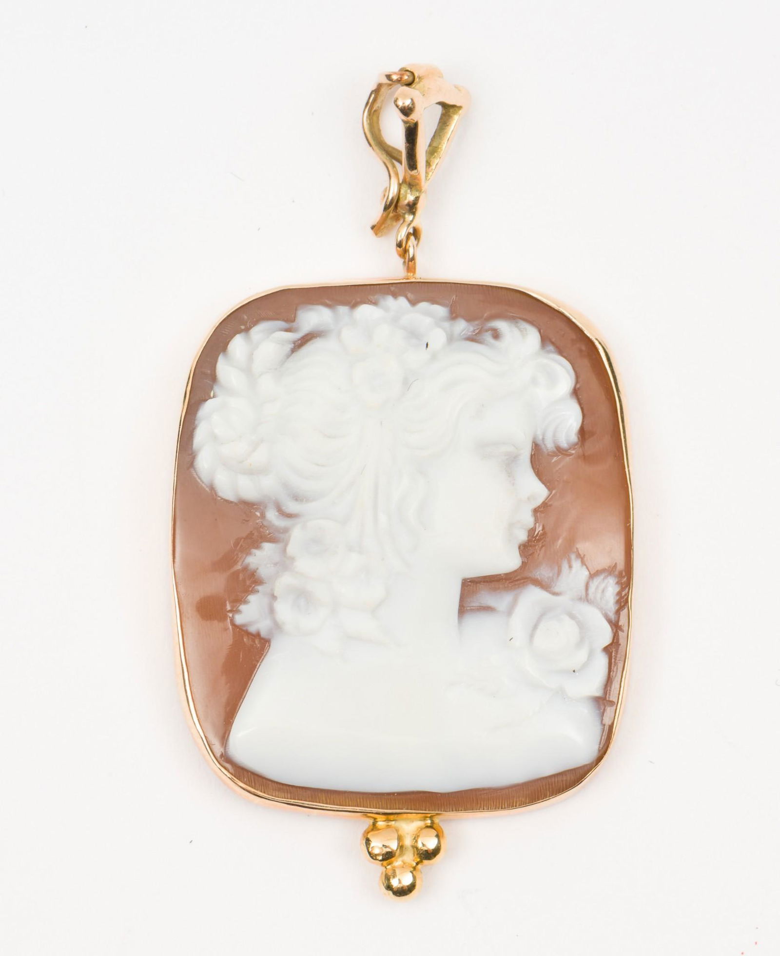 14K Shell Cameo Pendant (1 of 3)