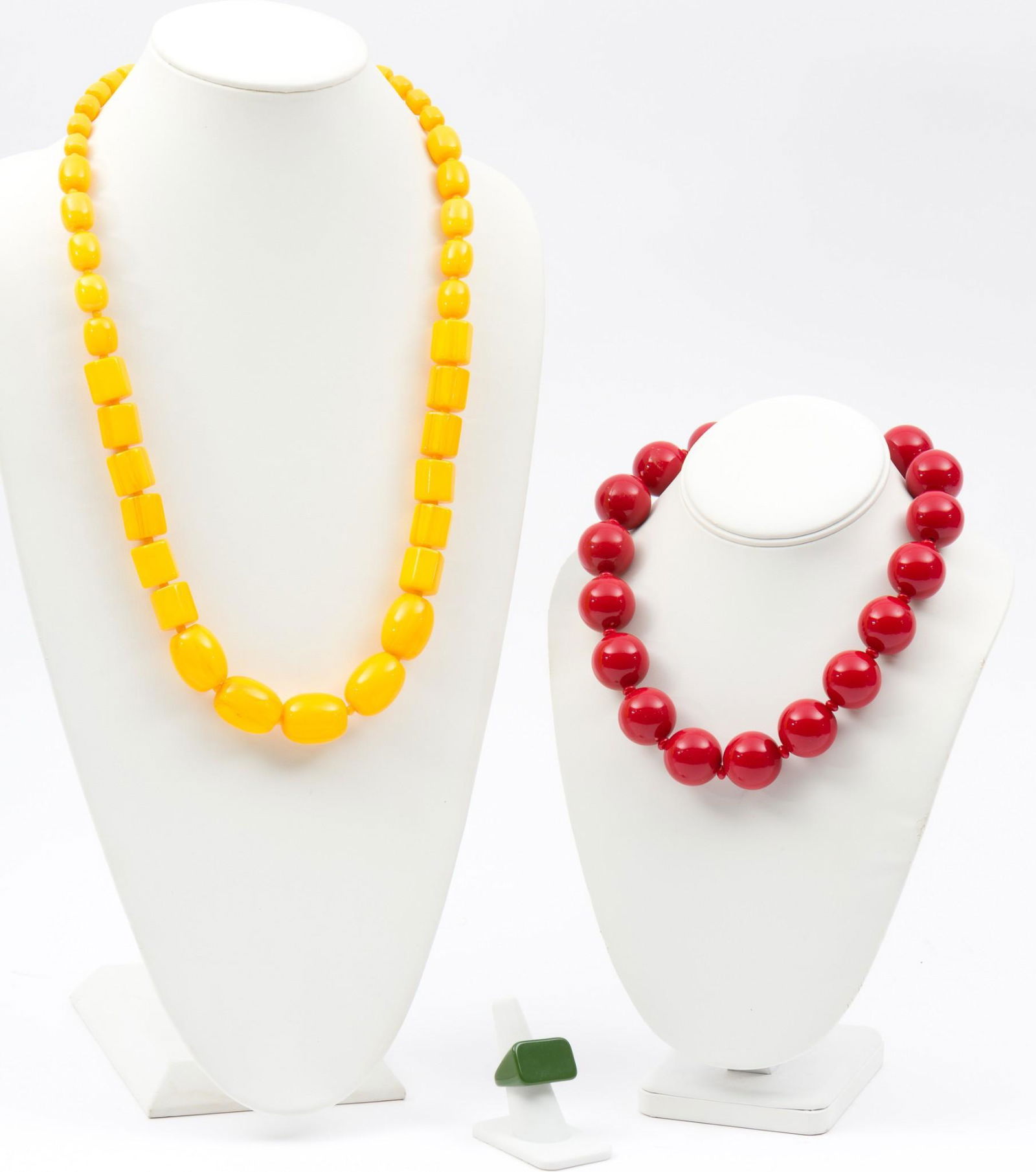 2 Vintage Plastic Necklaces & 1 Ring (1 of 8)