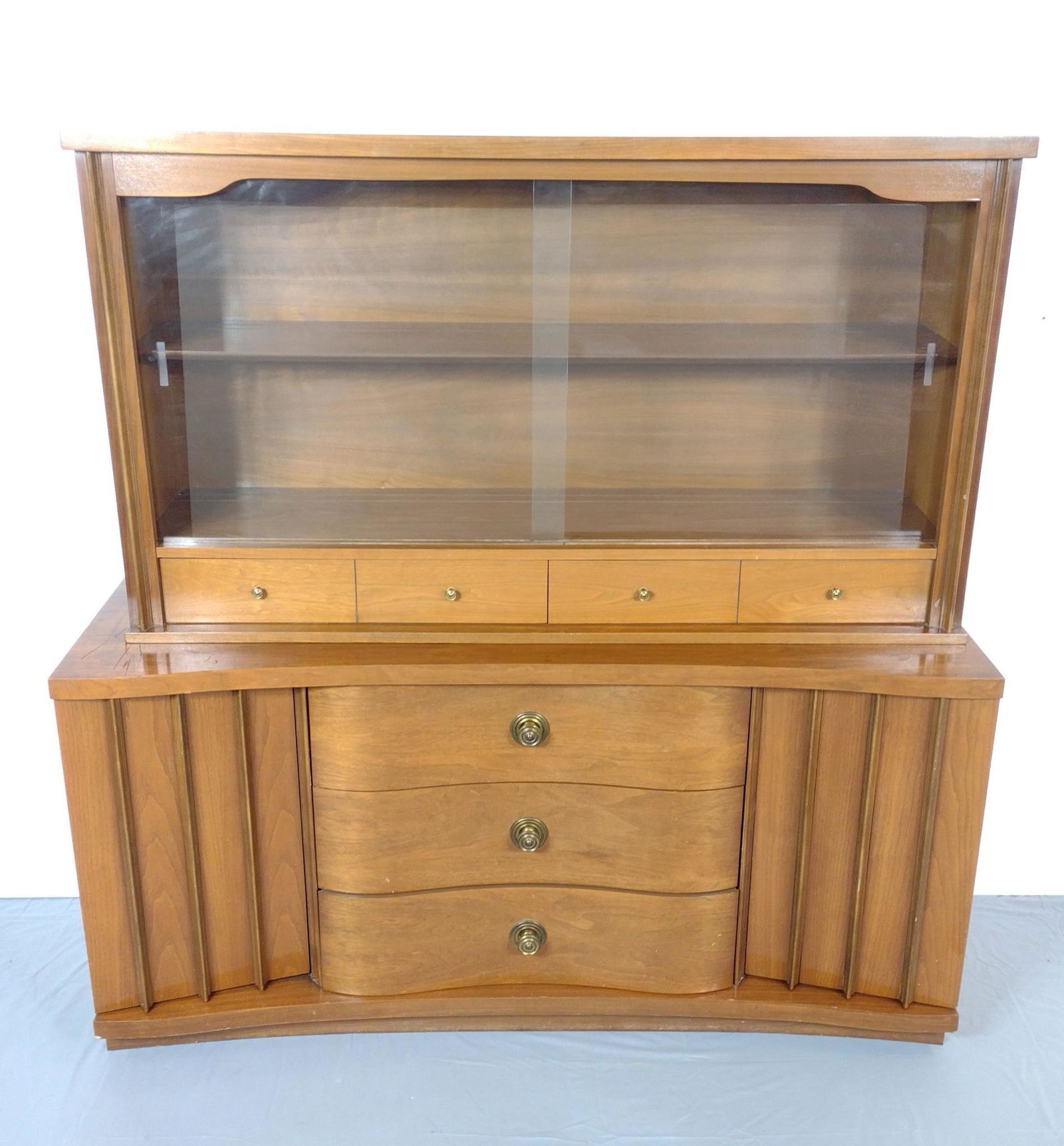 Bassett Mid Century Two Part China Cabinet (1 of 9)