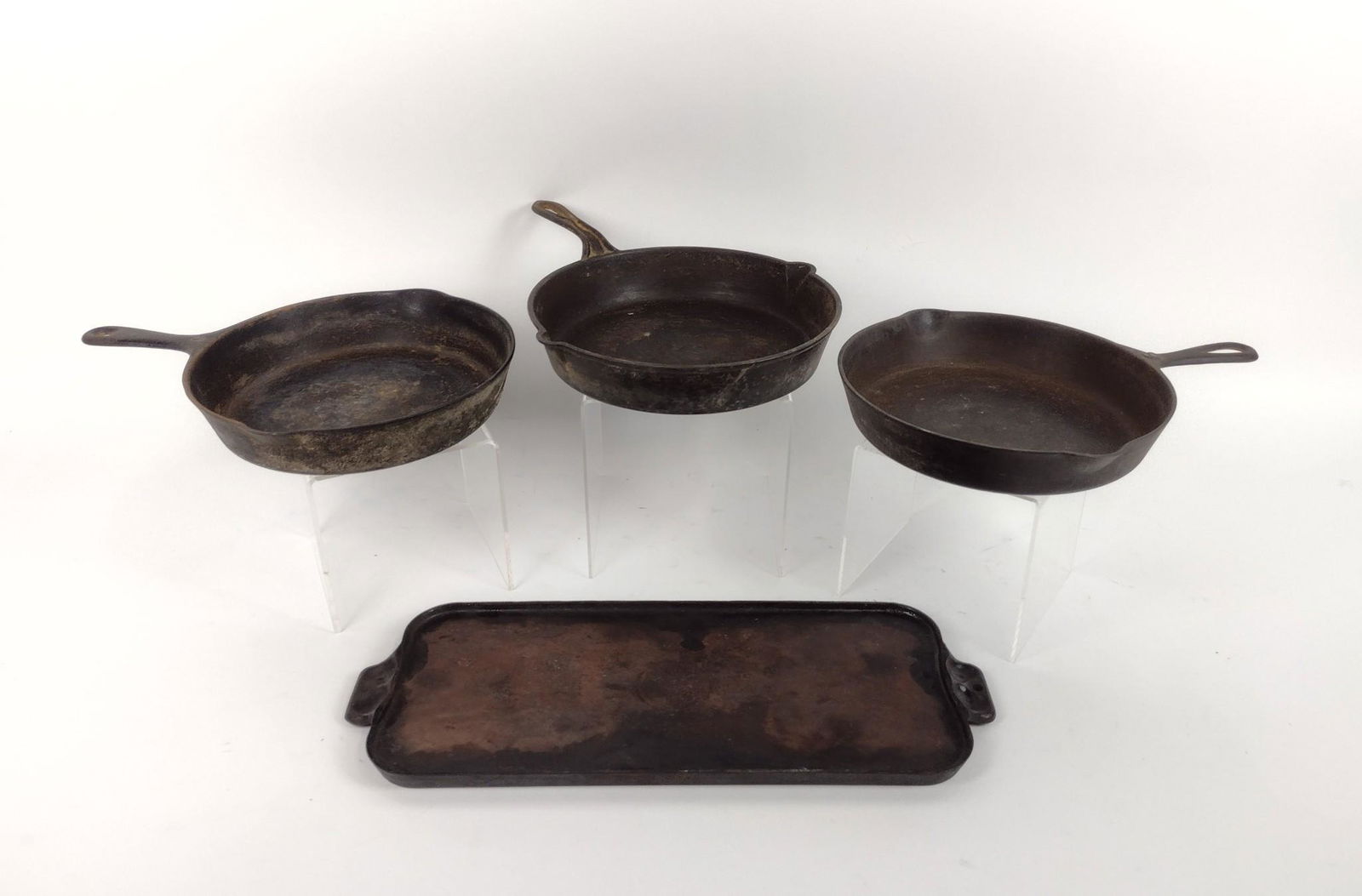 3 Cast Iron Pans and Griswold Cast Iron Griddle (1 of 9)