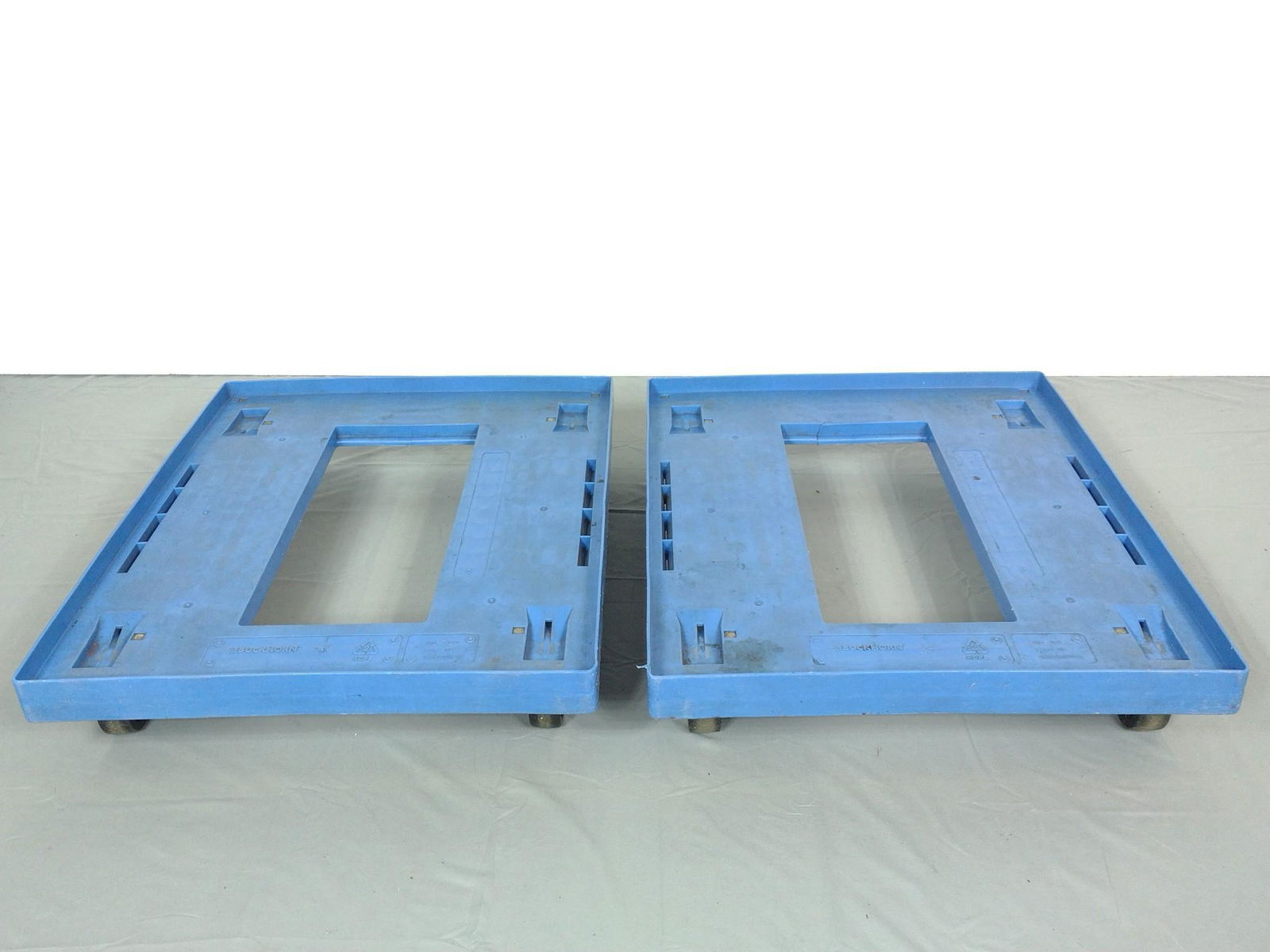 2 Buckhorn Rolling Carts (1 of 4)