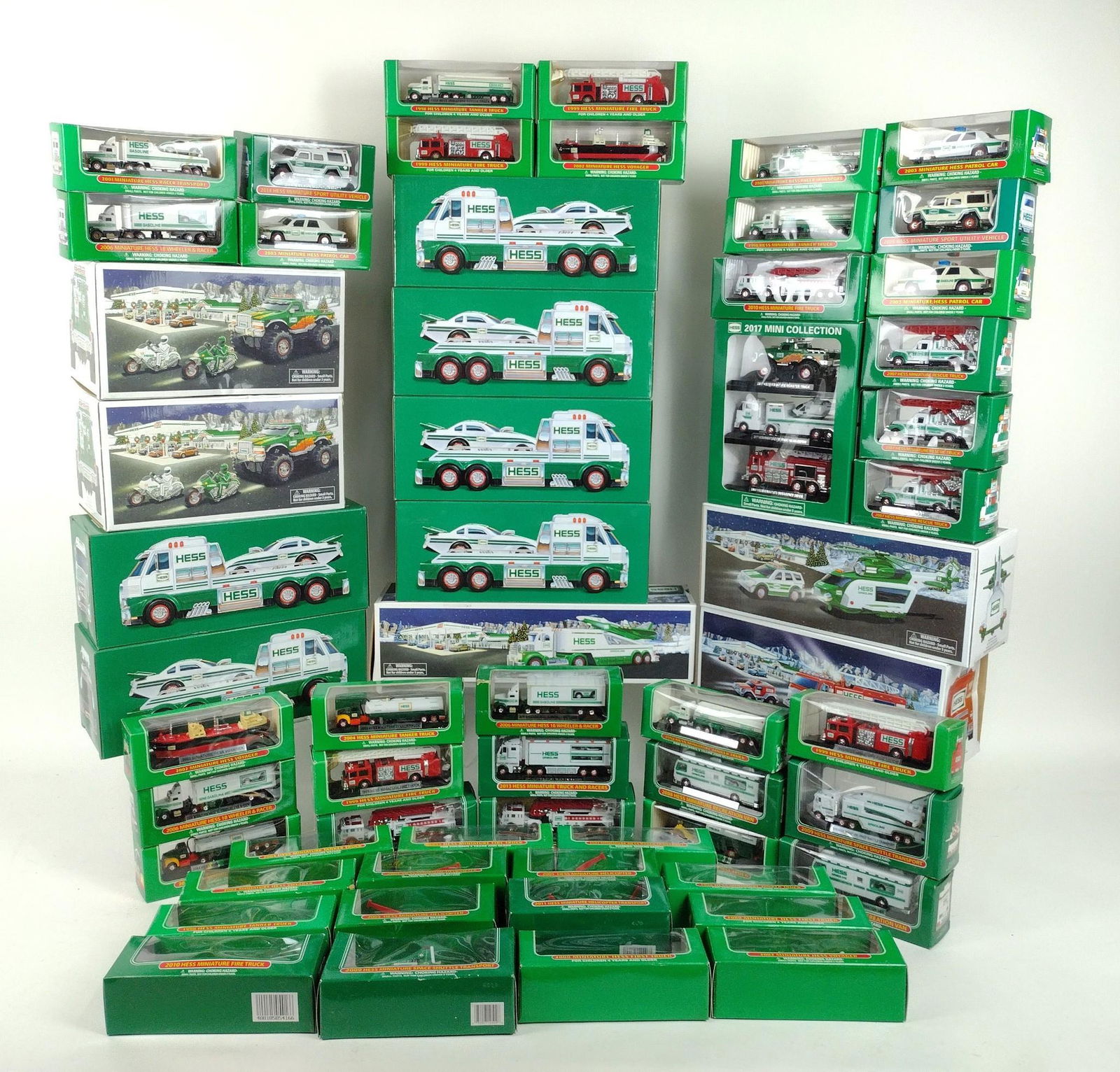 59 Hess Trucks/Cars incl Miniatures (1998-2017) (1 of 11)