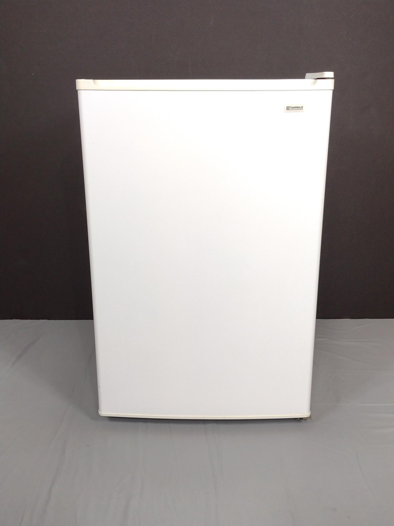Kenmore Mini Freezer (1 of 7)