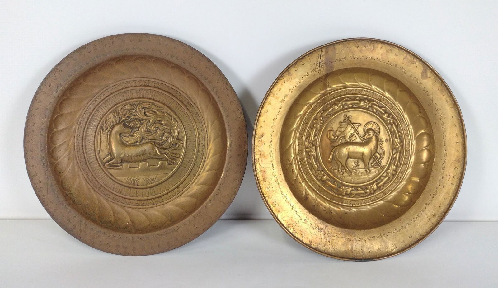 2 Brass Wall Hanging Chargers (1 of 4)