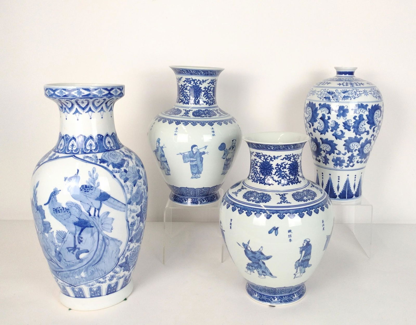 4 Blue & White Ceramic Vases Incl Bombay (1 of 6)