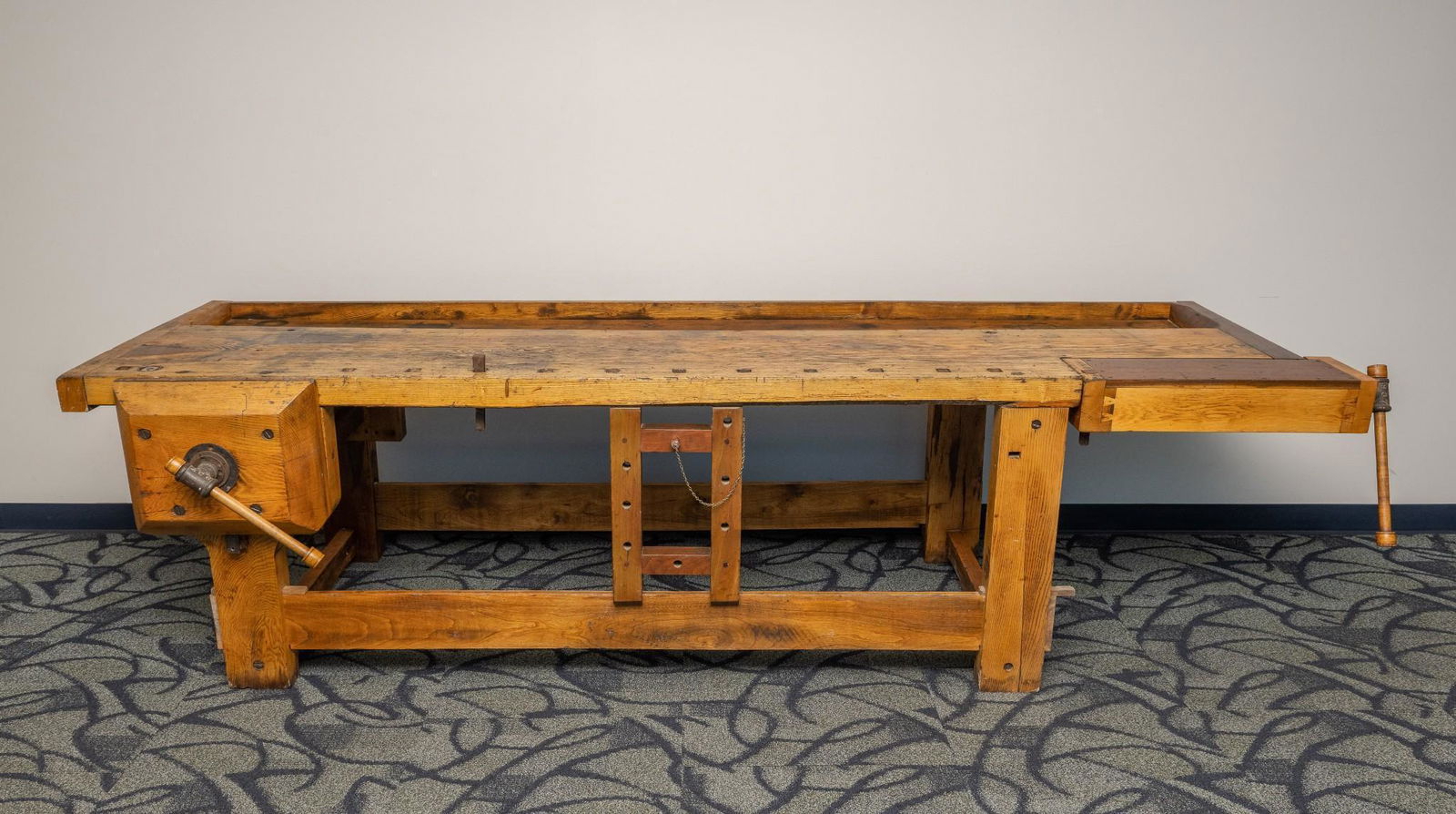 10' Long Antique Carpenter's Work Bench (1 of 11)