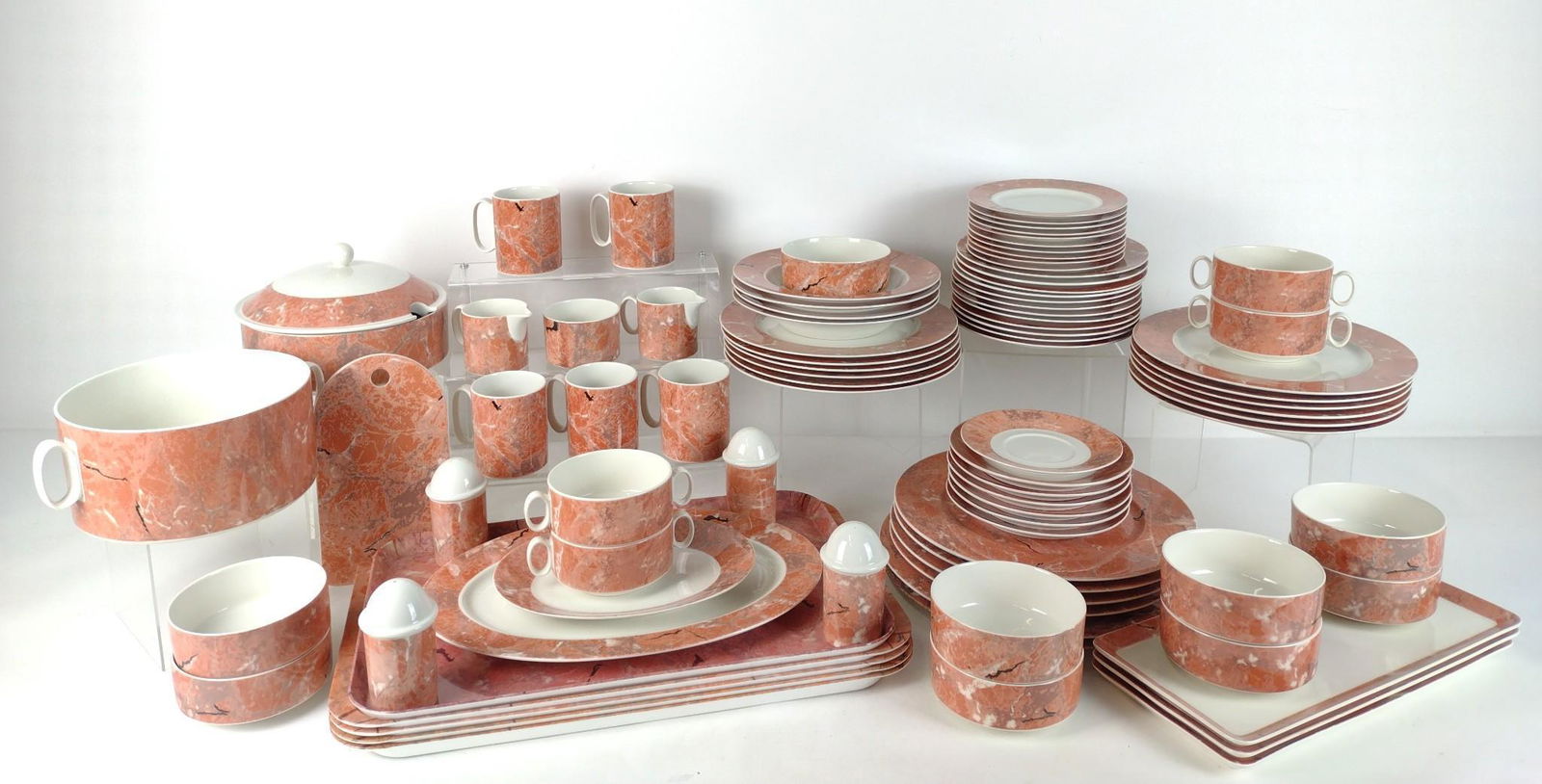 89 Pcs Siena Villeroy and Boch Dinnerware (1 of 8)