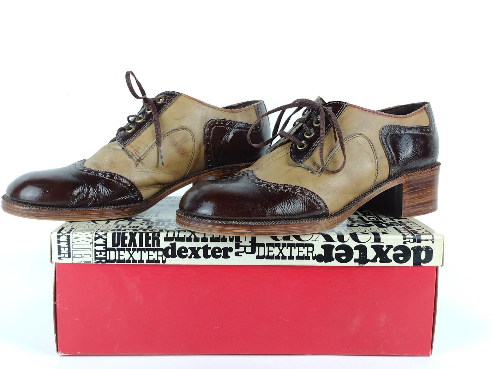 Dexter Men's Leather Shoes: No size markings. 4" wide x 11" deep x 4-1/2" high. Some wear. DP. IMPORTANT: Before bidding, please read the terms and conditions. When you registered for the auction you agreed to these terms and wi