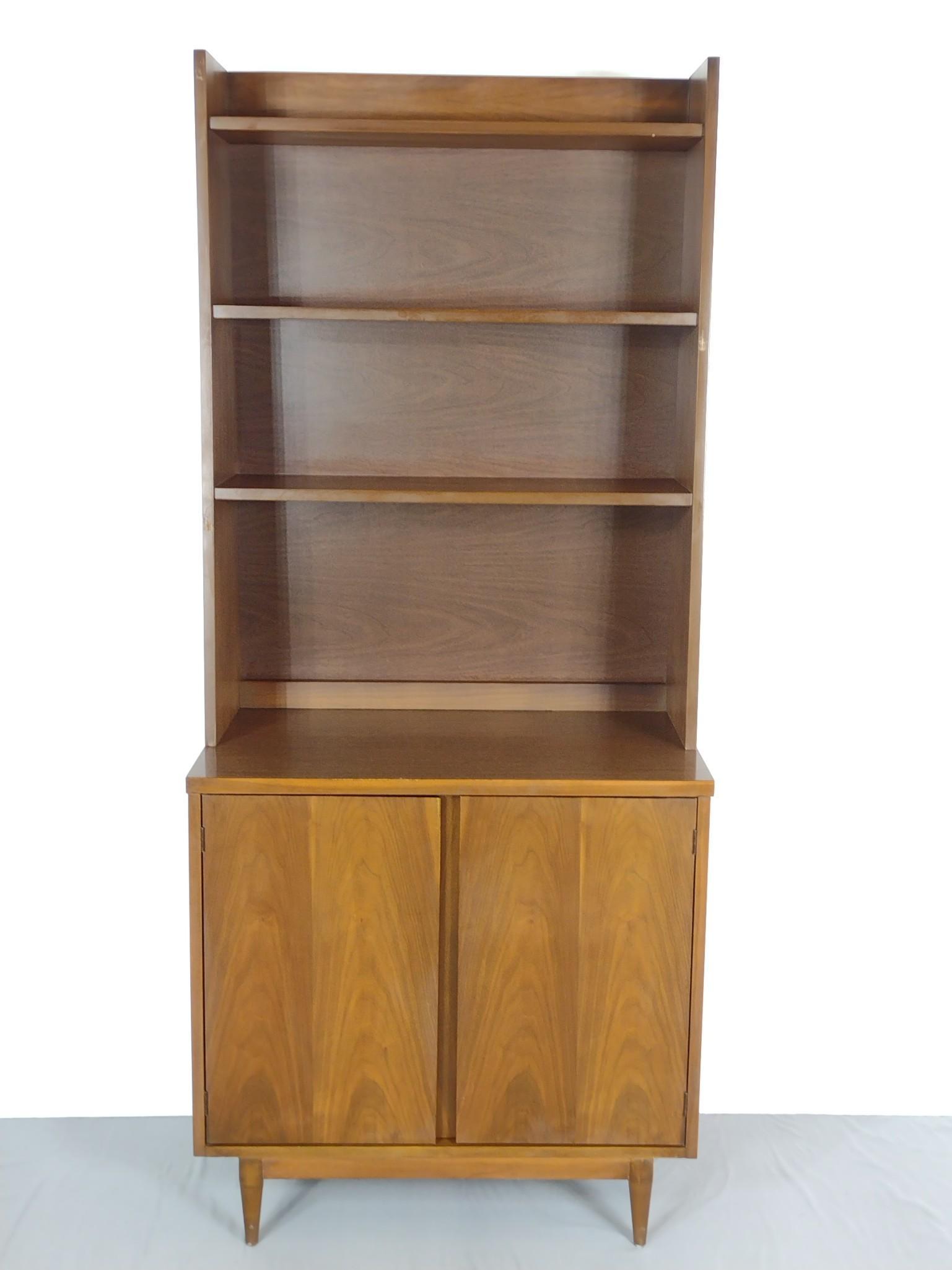 Mid Century Bookcase / Cabinet (1 of 6)
