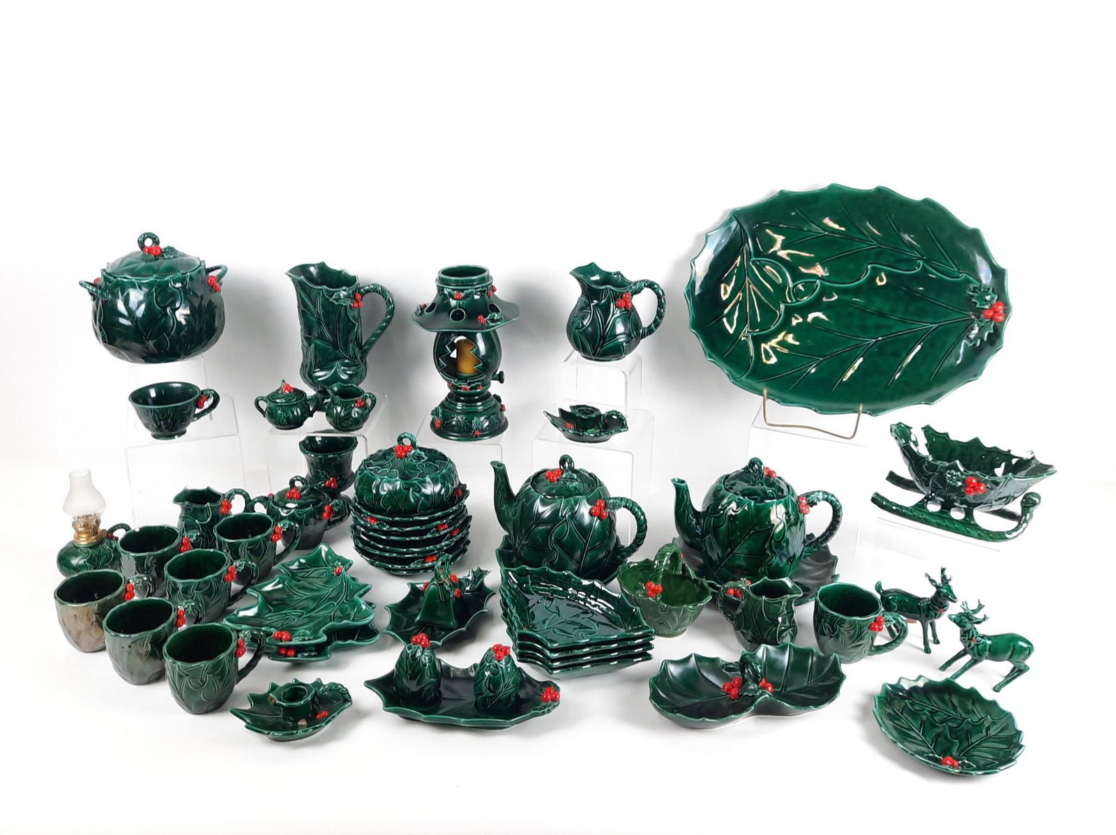 50 Pcs Lefton Holly Berry Dinnerware (1 of 5)