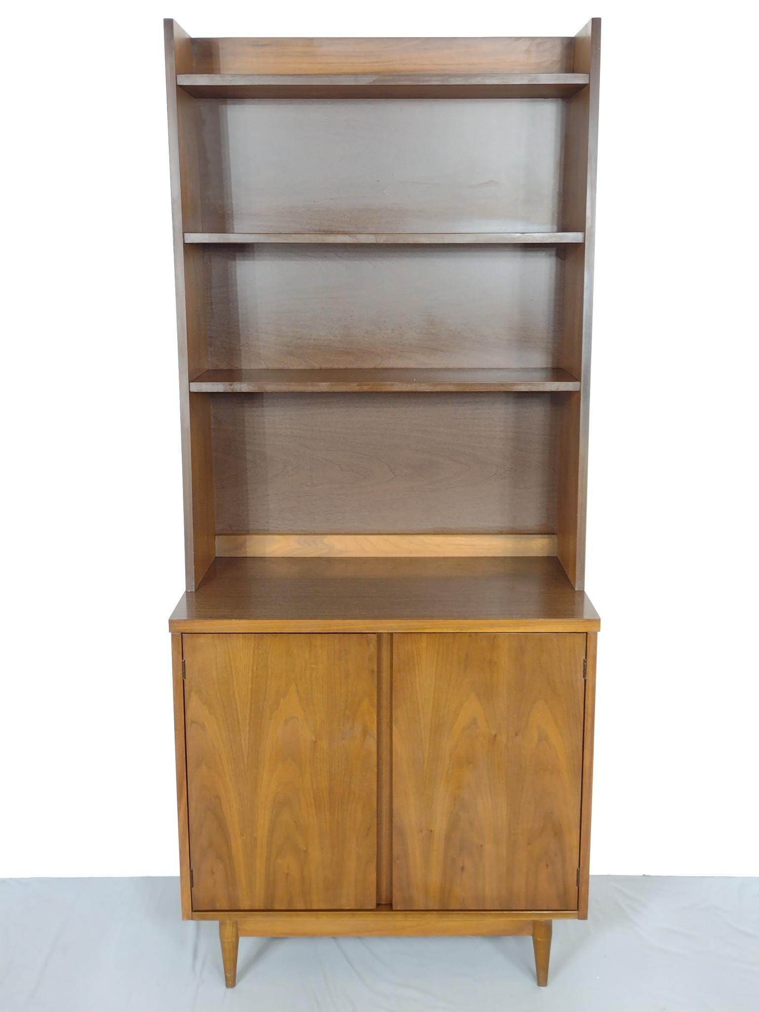 Mid Century Bookcase / Cabinet (1 of 4)