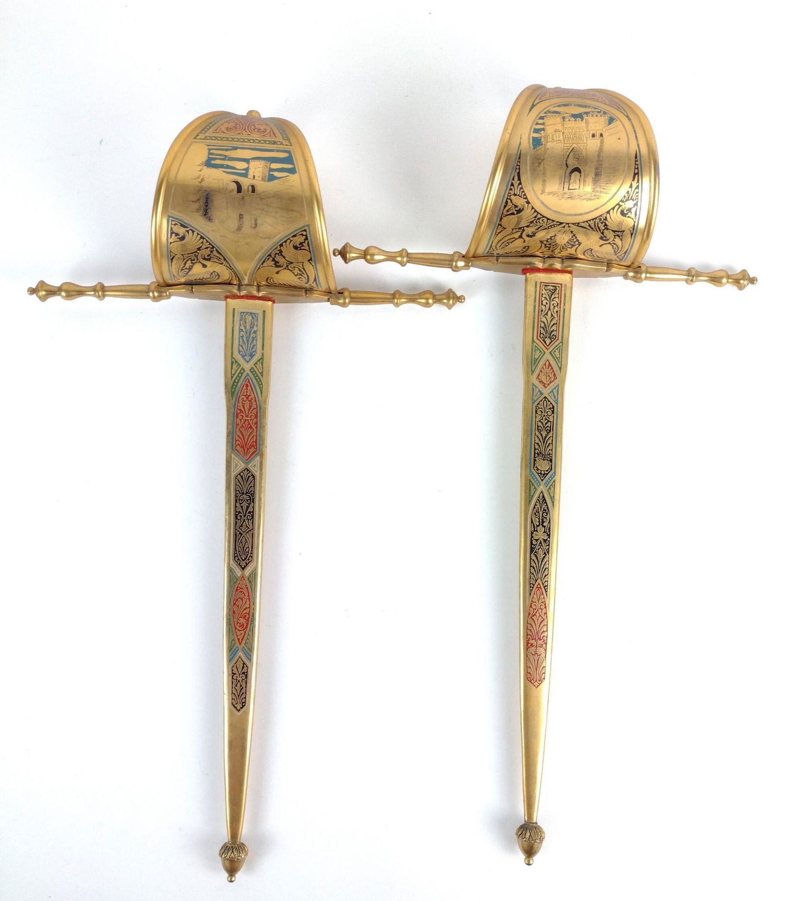 Pr Wall Mount Short Swords w/Sheaths (1 of 14)