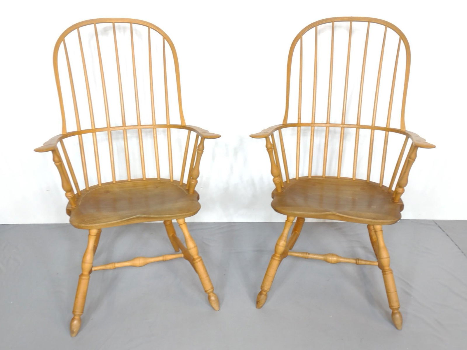 Pr Drew Lausch Windsor Arm Chairs (1 of 6)