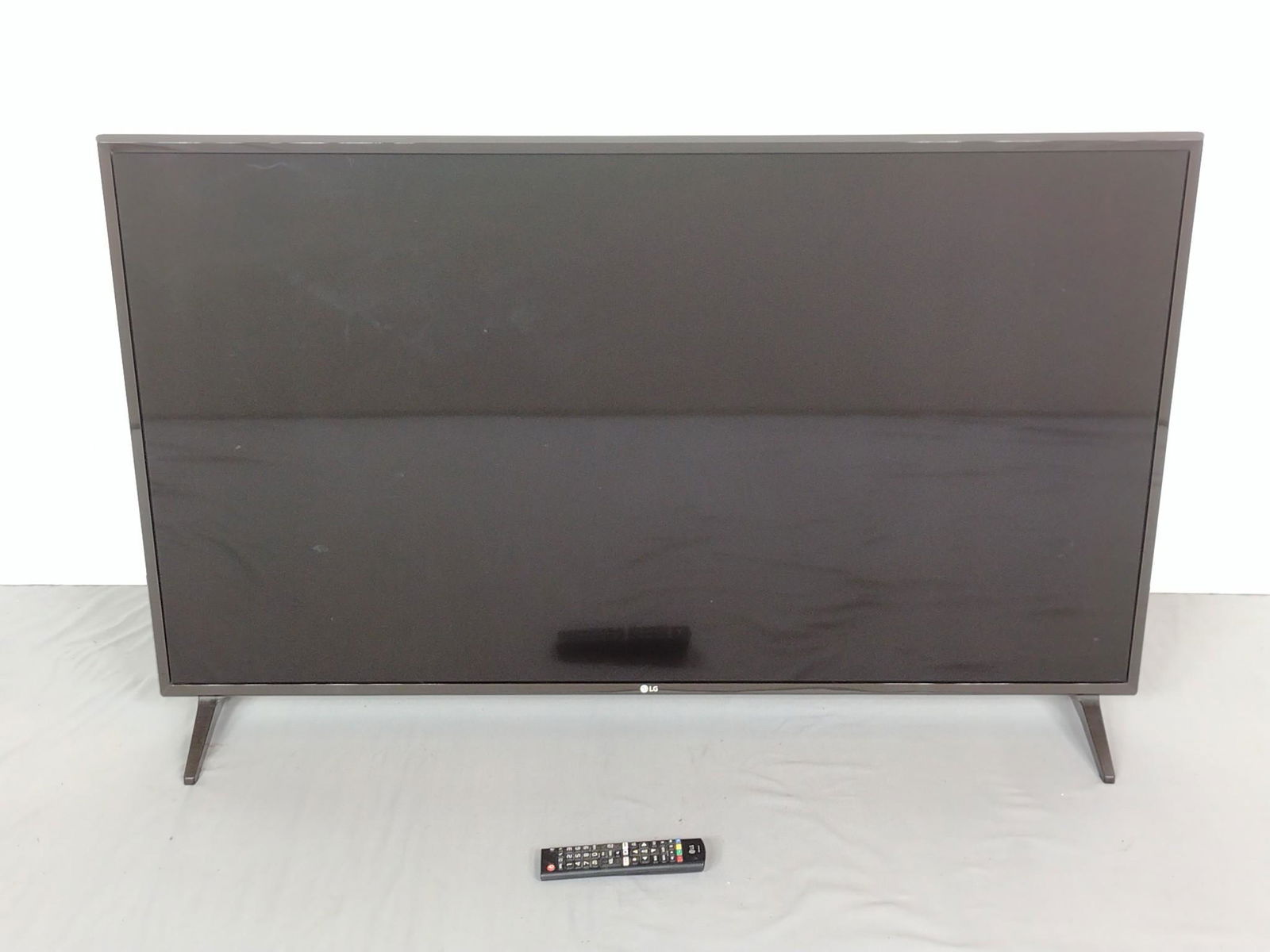 LG 49" 4K Smart TV With Remote (1 of 4)