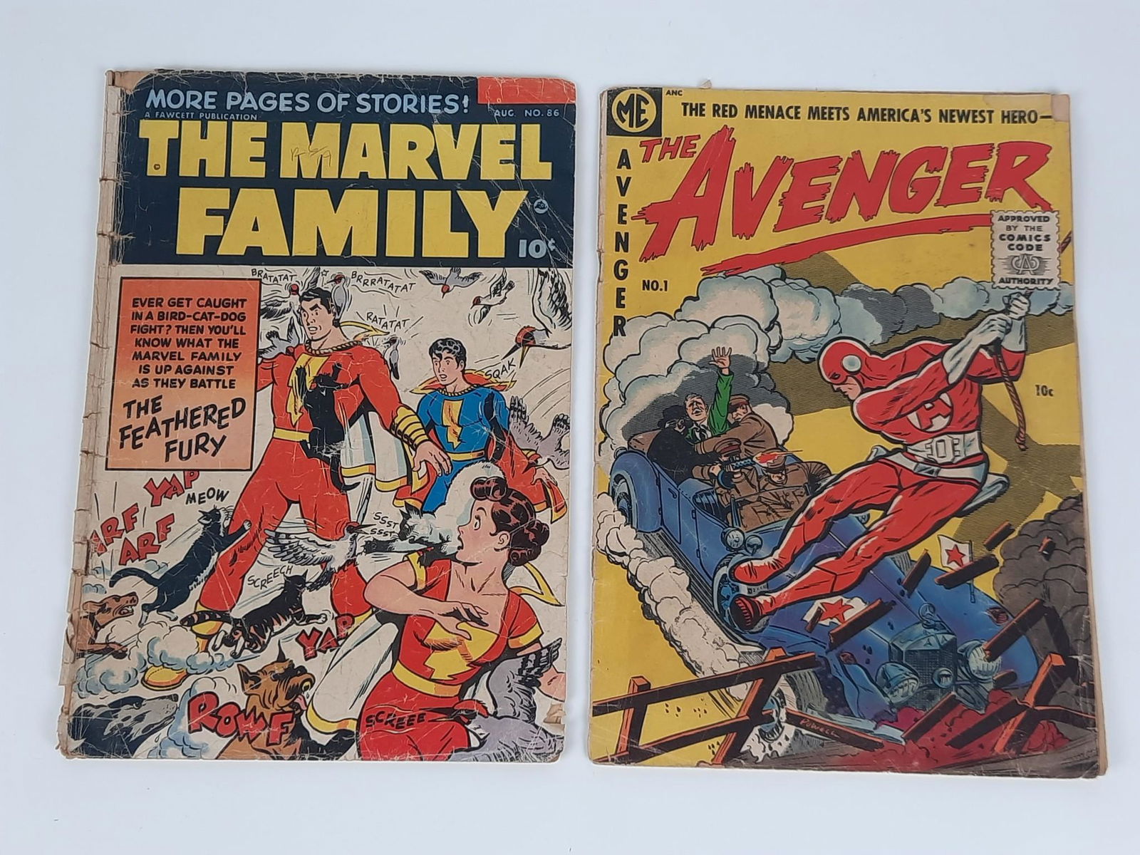 2 Comic Books incl The Avenger #1 (1 of 4)