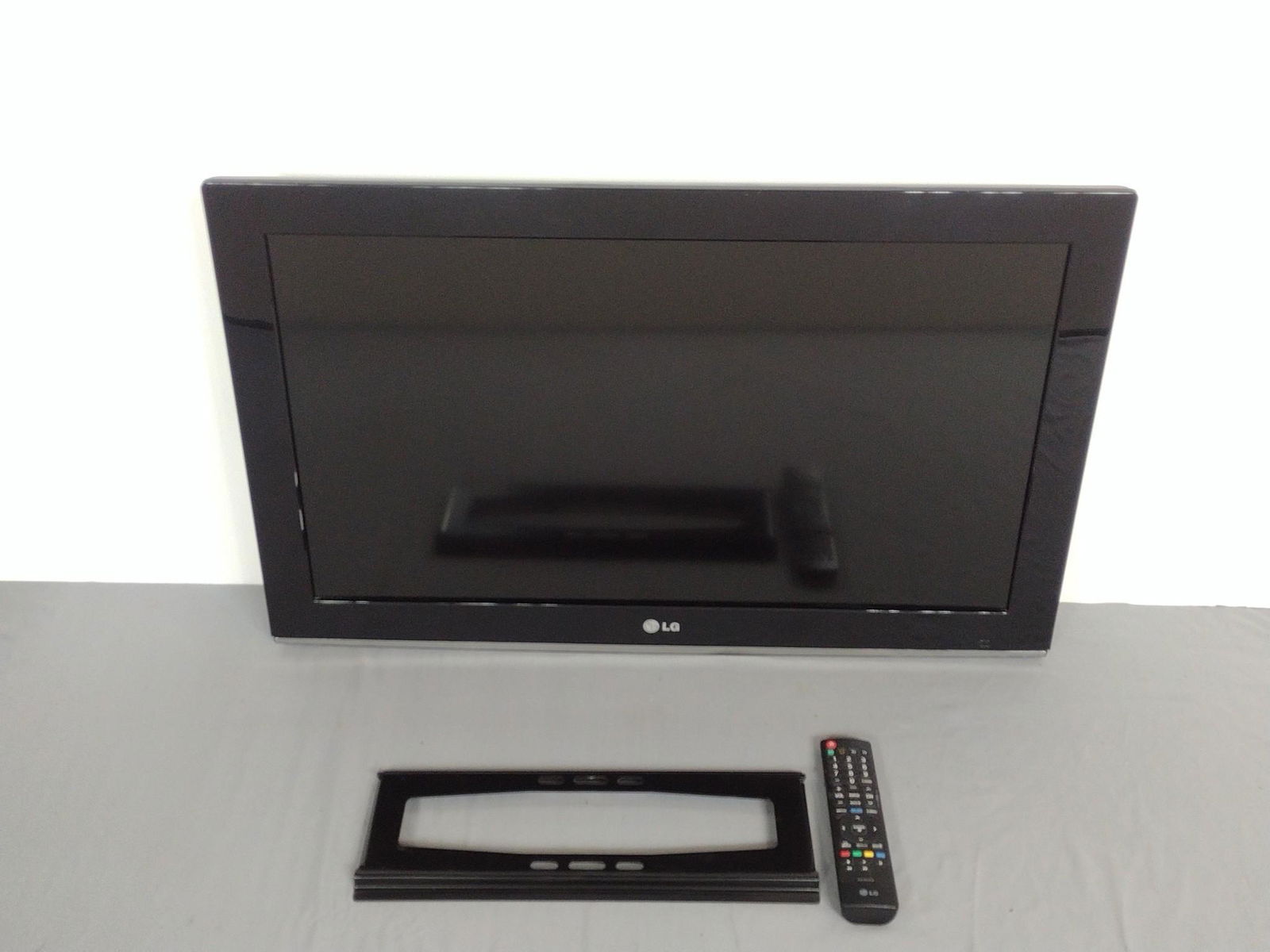LG 32" Flat Screen Tv (1 of 4)
