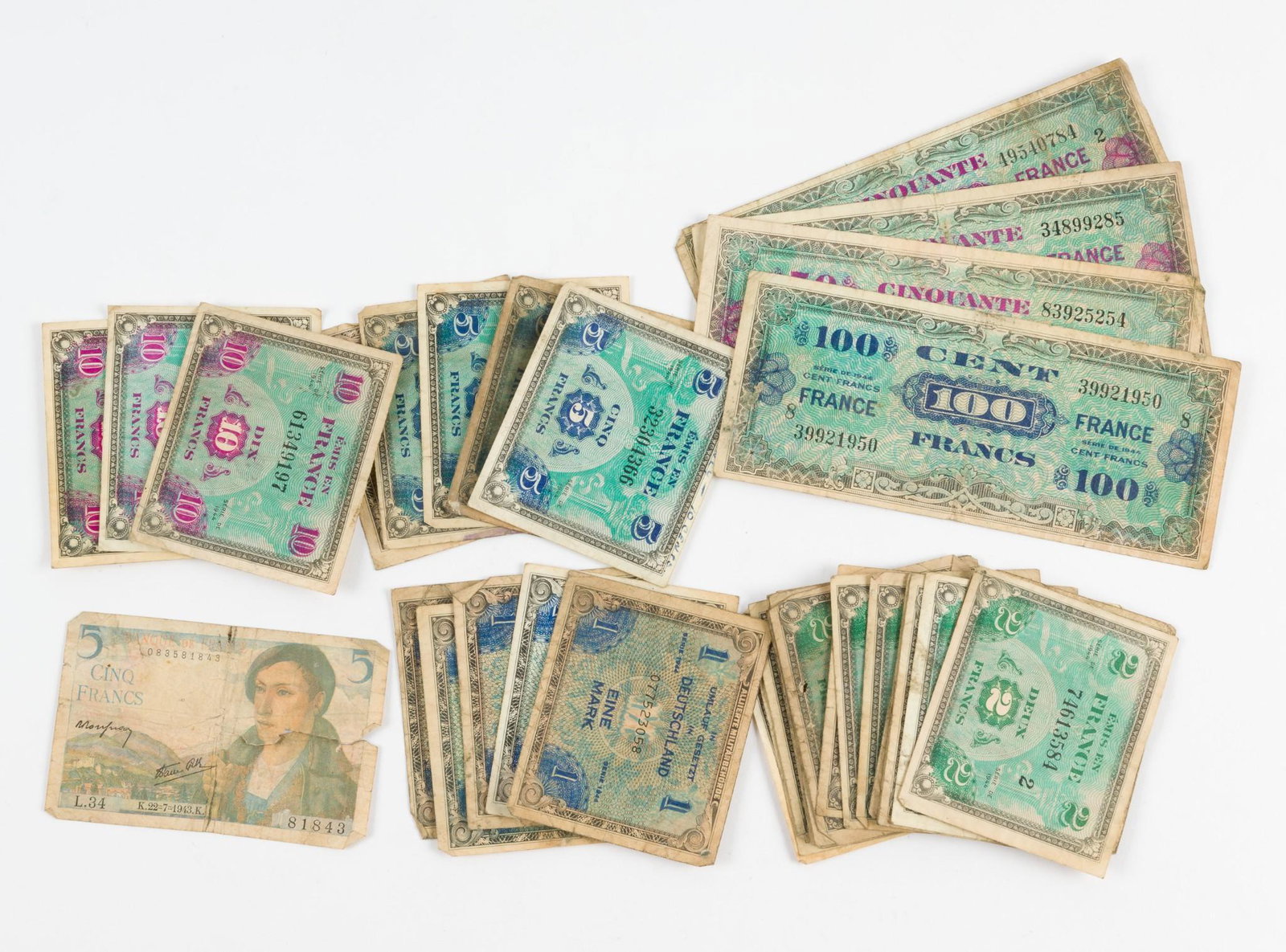35 Pcs French & German WWII Military Currency (1 of 5)