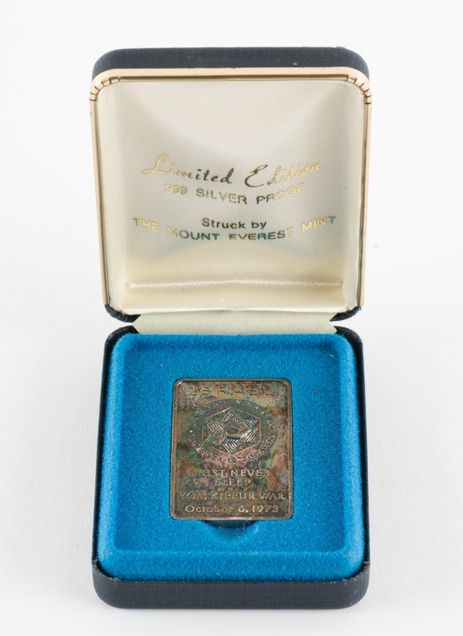 Mount Everest Mint .999 Silver Proof Bar (1 of 3)