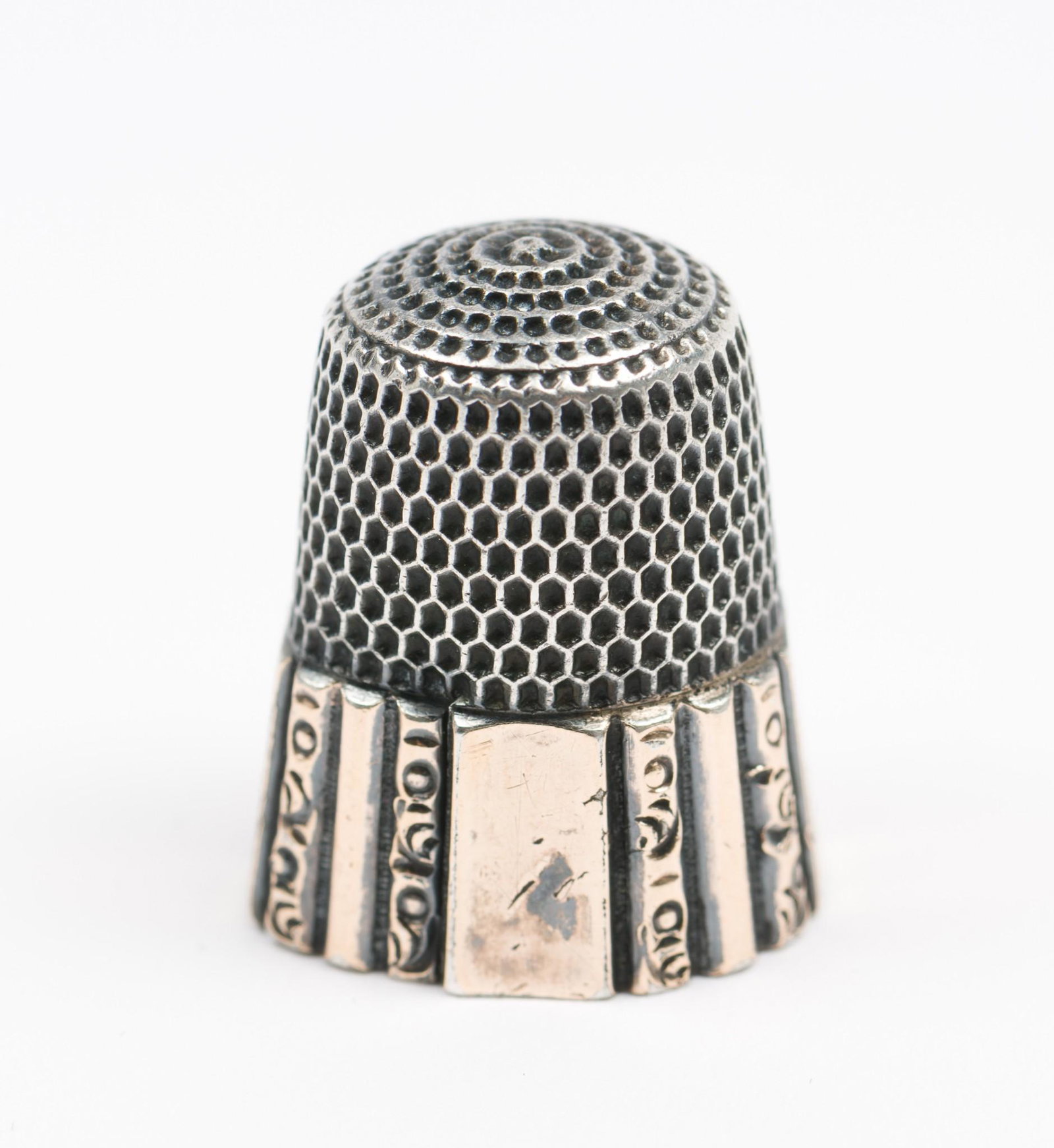 Sterling Thimble: Split to bottom. Misshapen. 7/8" high x 3/4" wide. DP. IMPORTANT: Before bidding, please read the terms and conditions. When you registered for the auction you agreed to these terms and will be requir