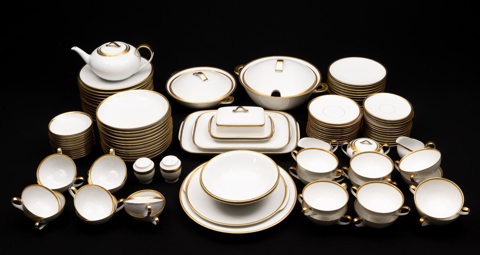 109 Pc Hutschenreuther Dinnerware (1 of 19)