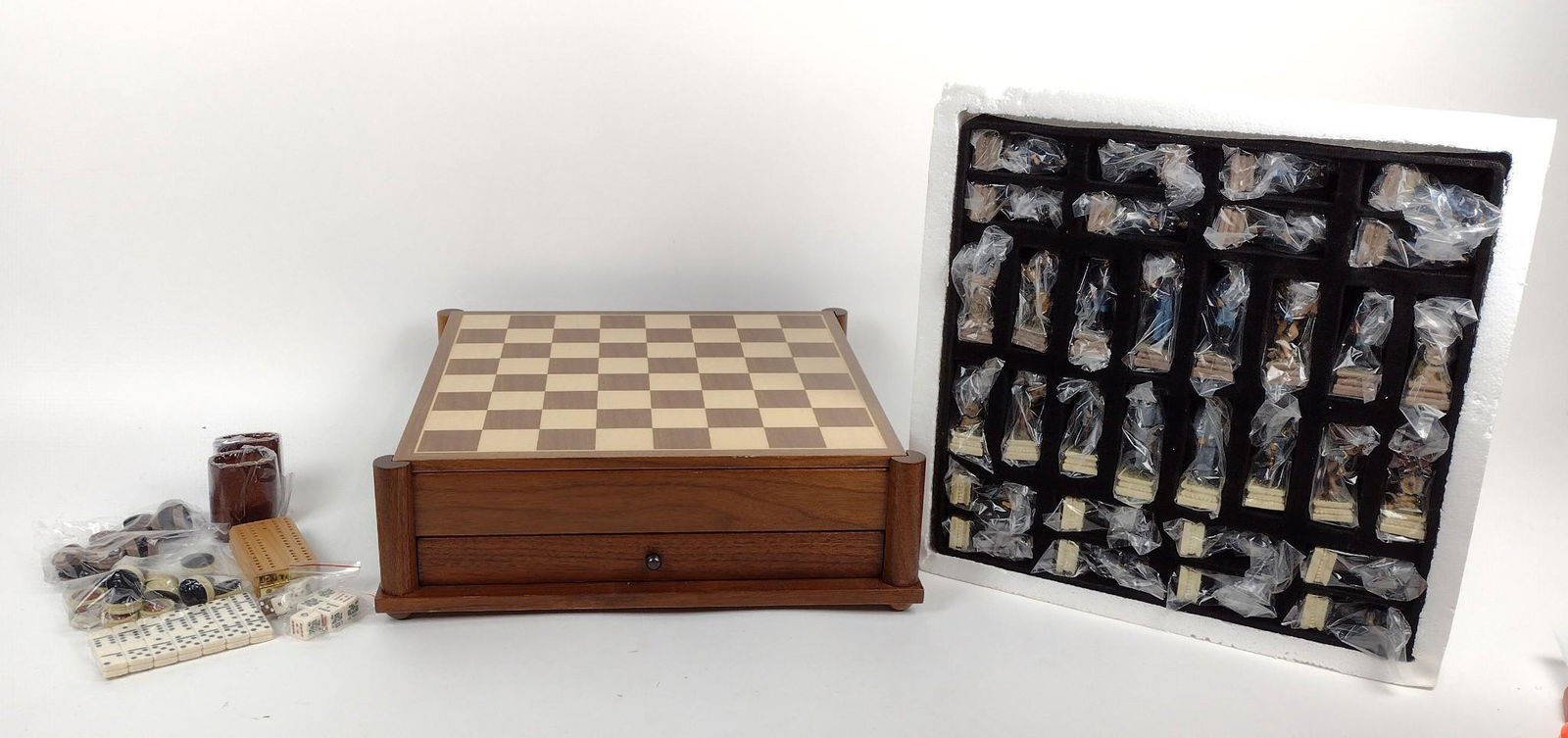 The History Channel Club Chess Set (1 of 4)