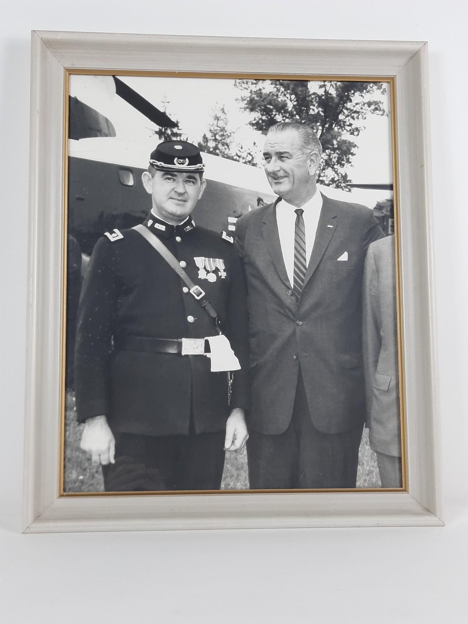 President L.B. Johnson at Gettysburg with Chester: Overall with frame 22-3/4" high x 18-3/4" wide. LR The item(s) in this lot are being sold from the Estate of Stephen Reed. IMPORTANT: Before bidding, please read the terms and conditions. When you reg