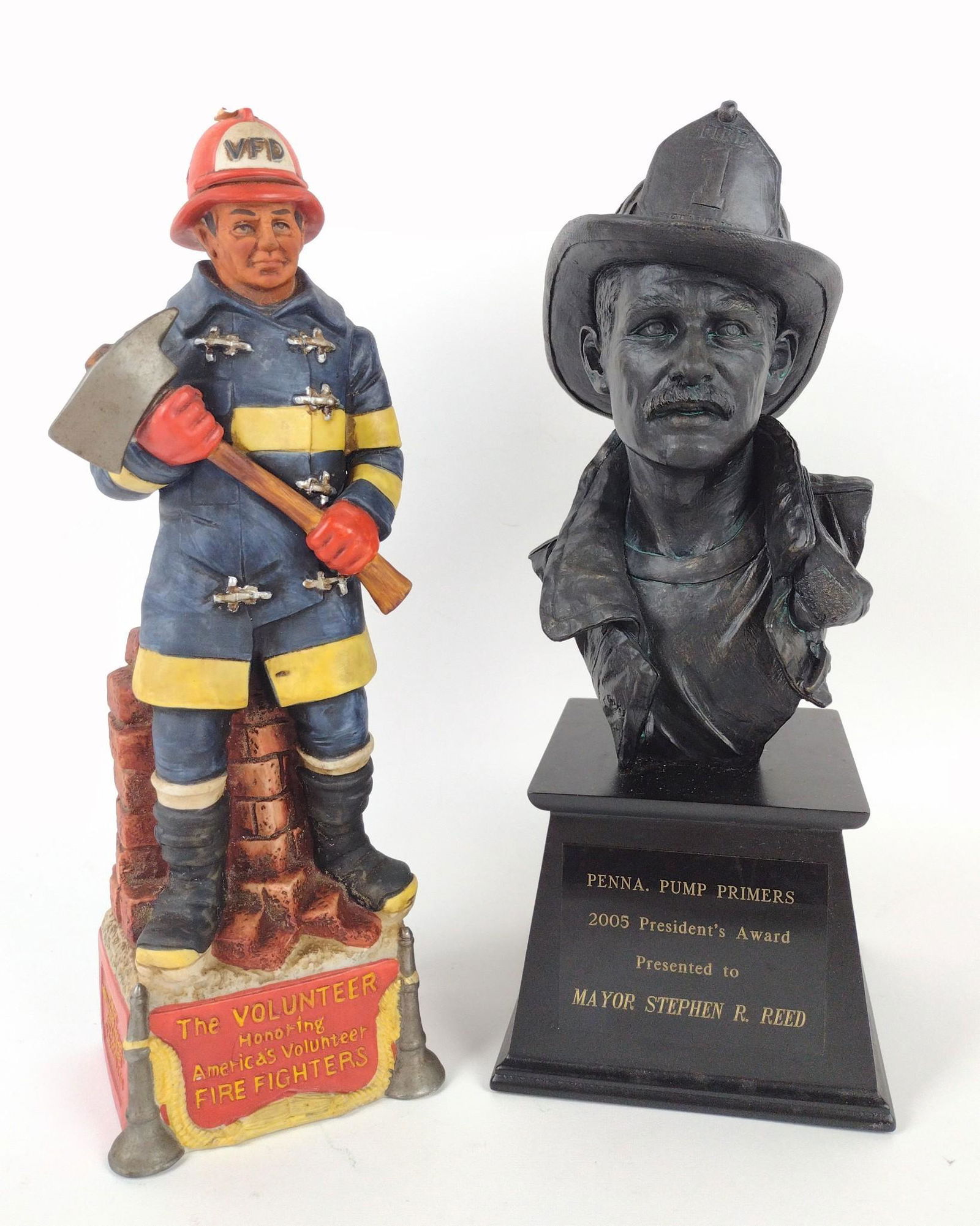 2 Fire Fighter Figurines Incl Decanter (1 of 4)
