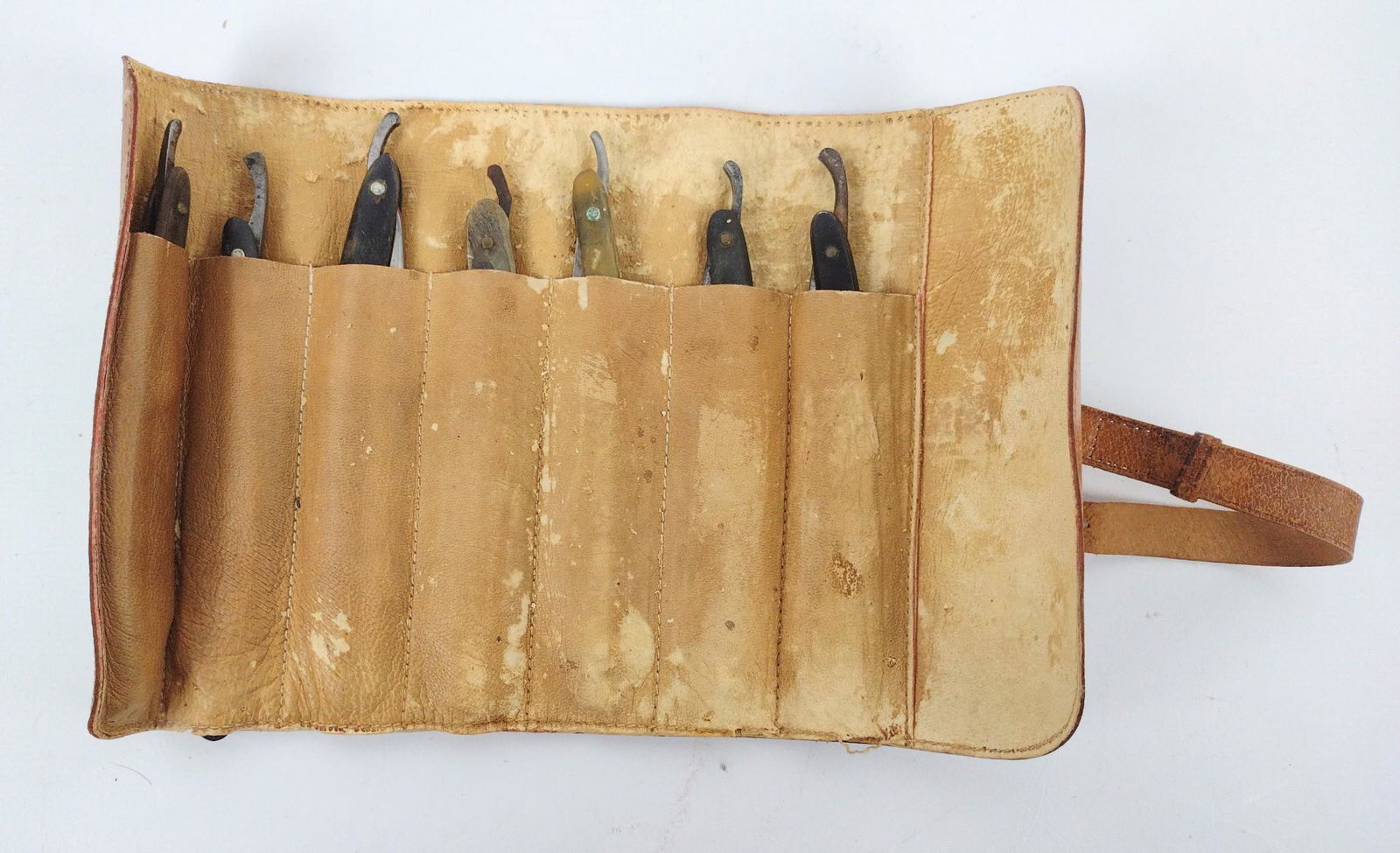 7 Straight Razors in Leather Case (1 of 10)