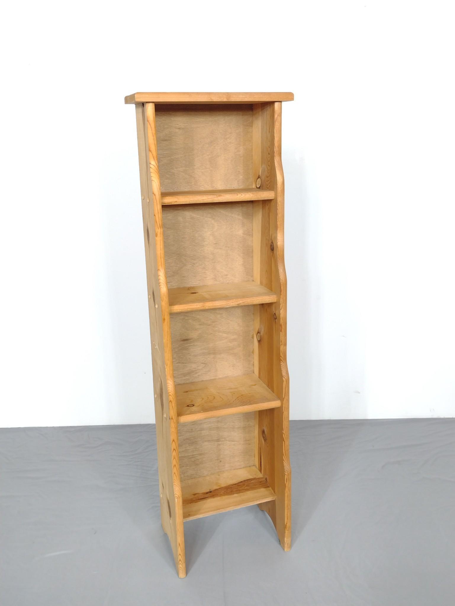 4 Shelf Bookcase (1 of 6)