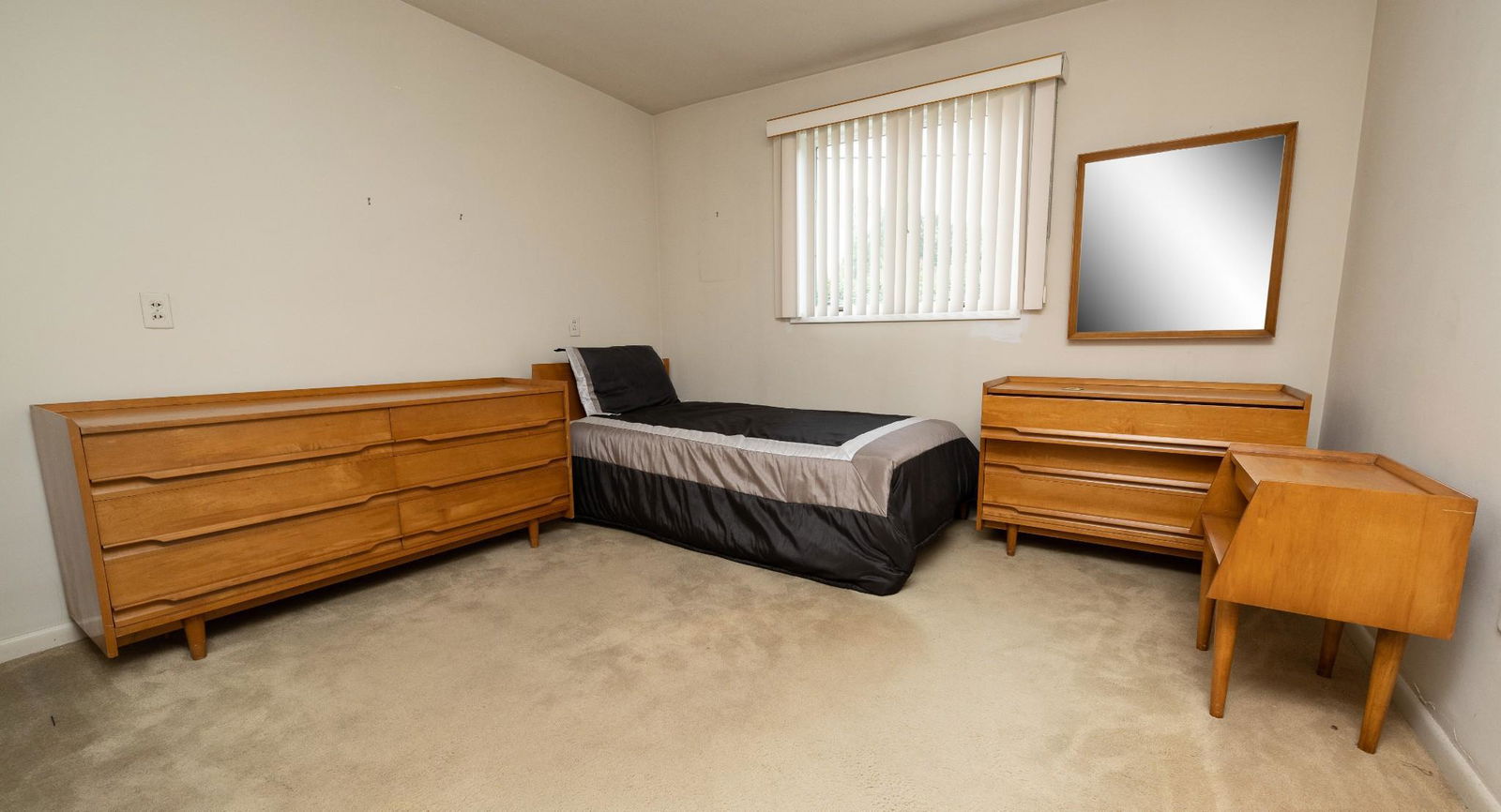 5  Pc Crawford Furniture Bedroom Suite (1 of 10)