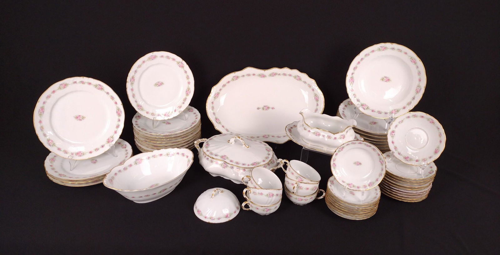 56 Pcs Limoges Dinnerware (1 of 4)
