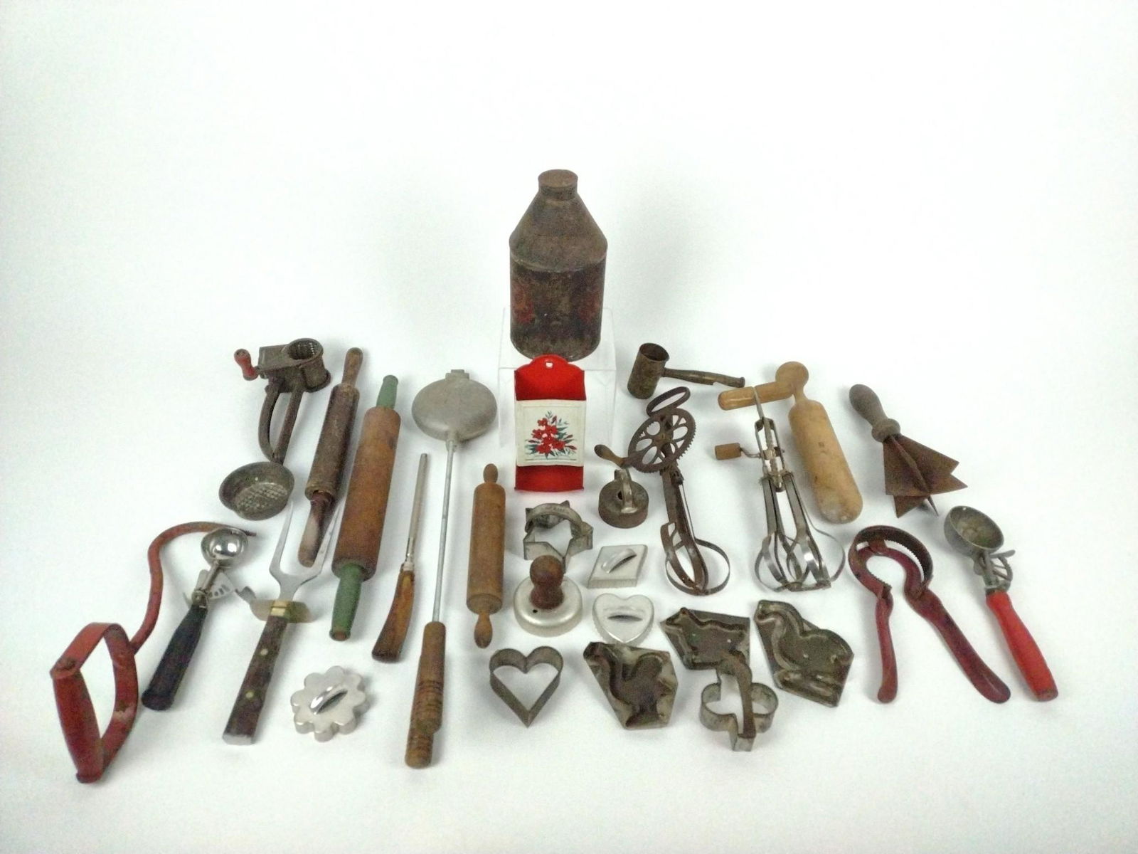 33 Pcs Kitchenalia incl Dover Egg Beater (1 of 7)