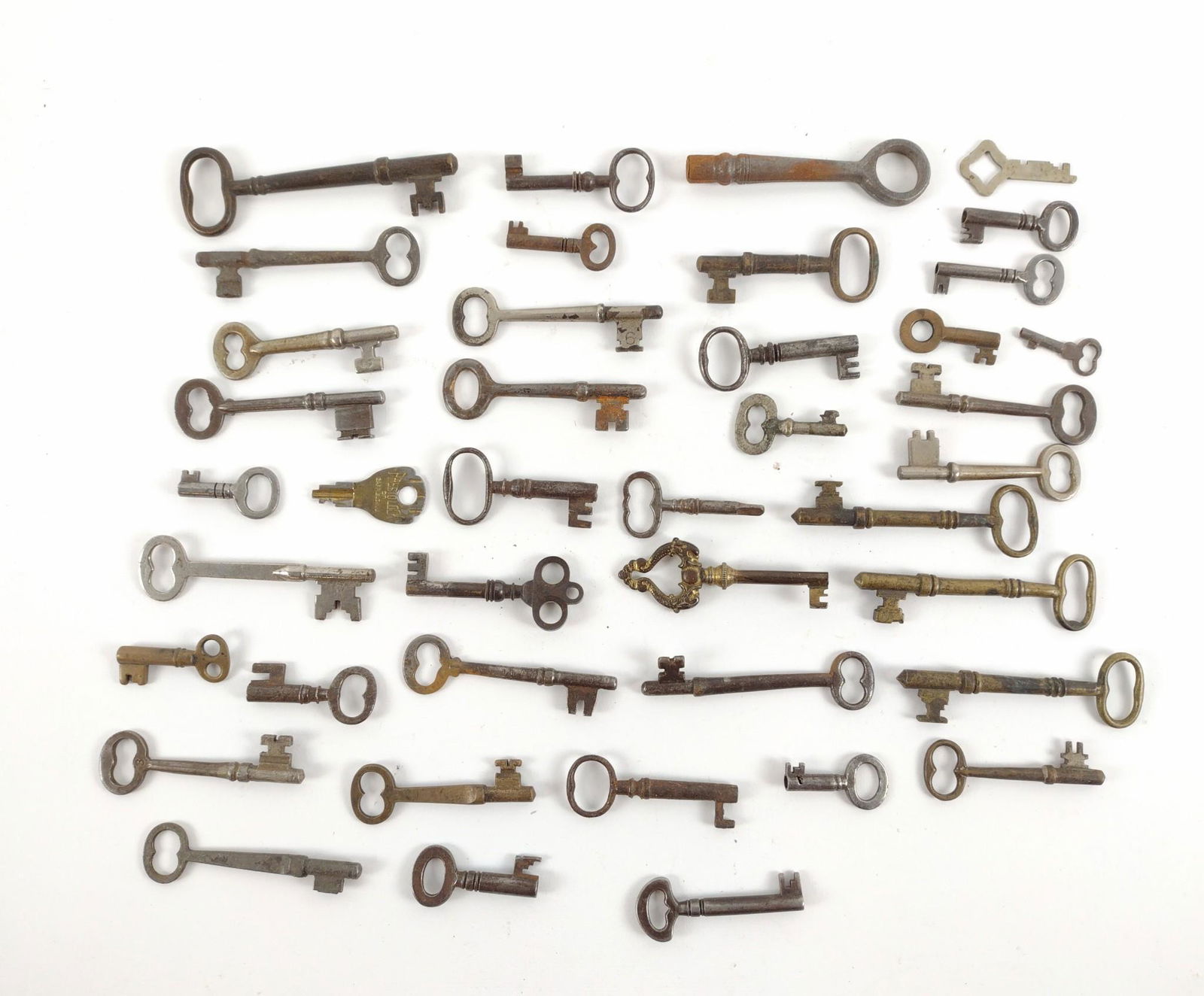 41 Antique Keys (1 of 1)