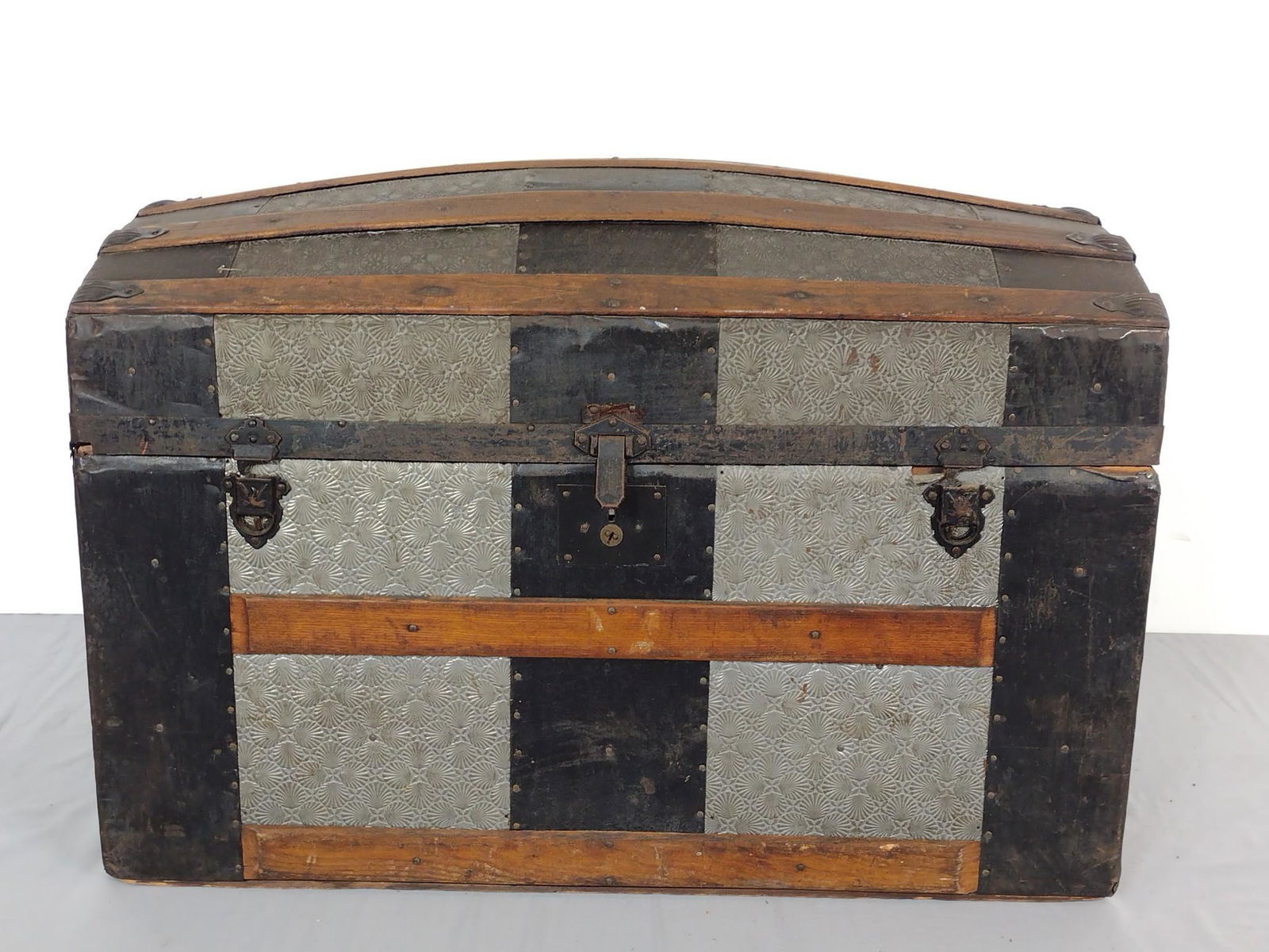 Barrel Top Trunk (1 of 7)