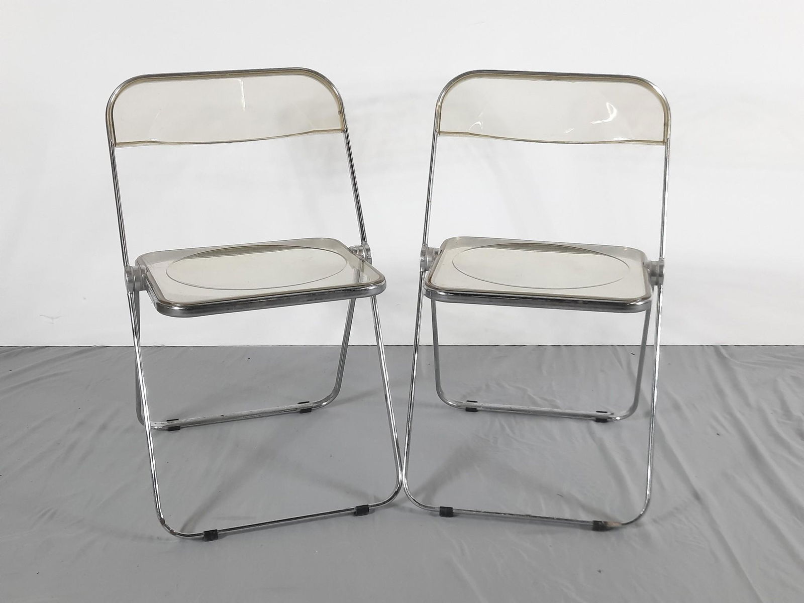 2 Anonima Castelli Lucite Folding Chairs (1 of 3)