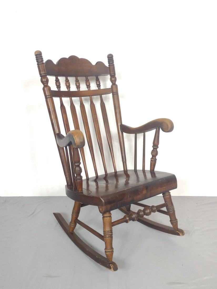 Virginia House Plank Bottom Rocker (1 of 5)