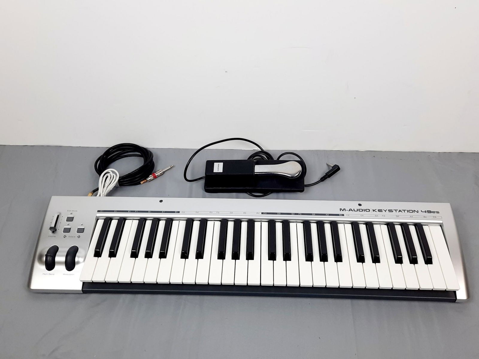 M-Audio Keystation 49es Keyboard (1 of 5)