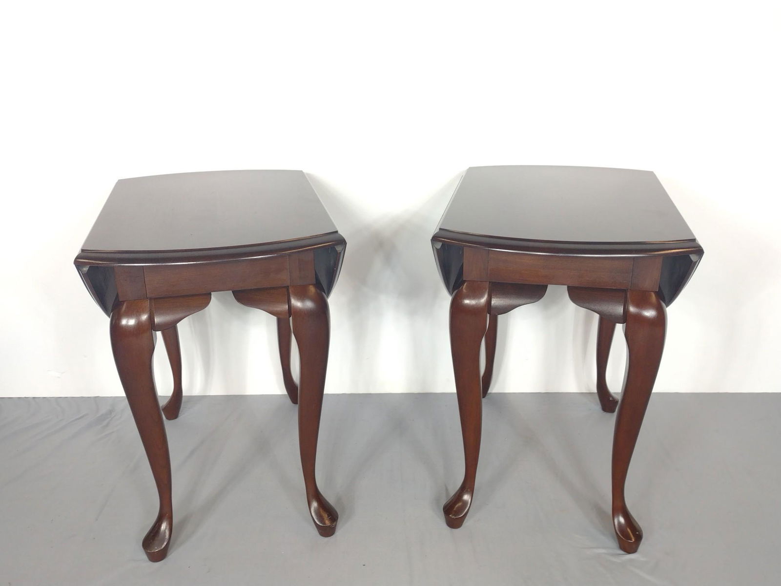 Pair Gardiners Furniture Drop Side End Tables (1 of 5)