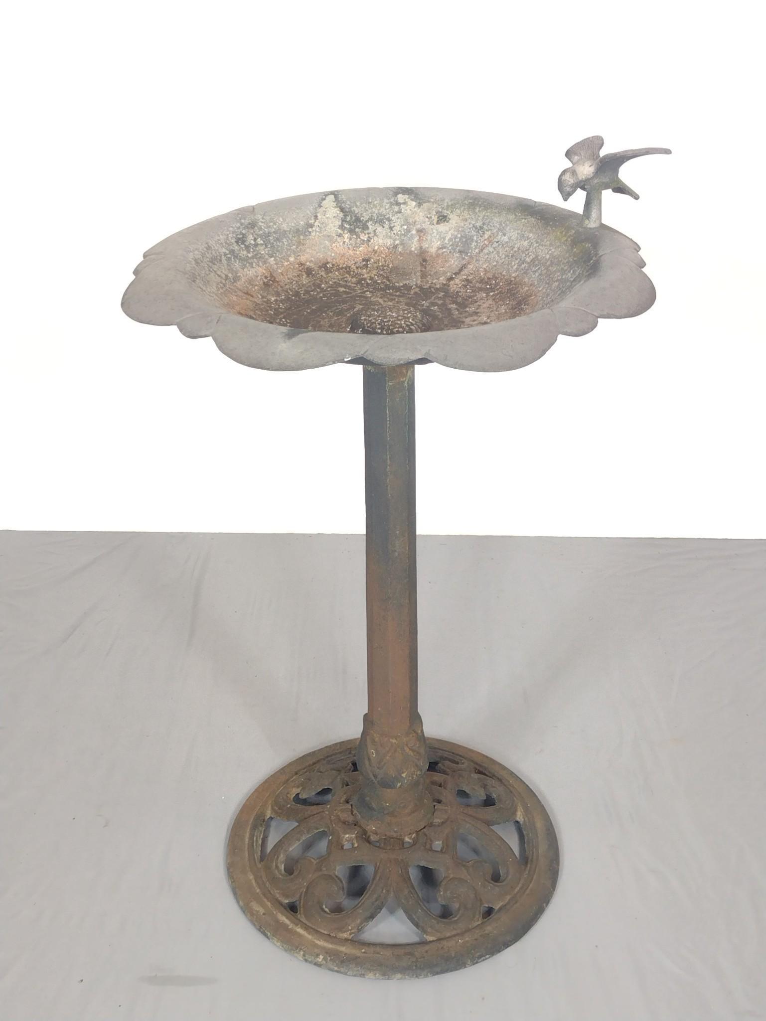Metal Bird Bath (1 of 4)