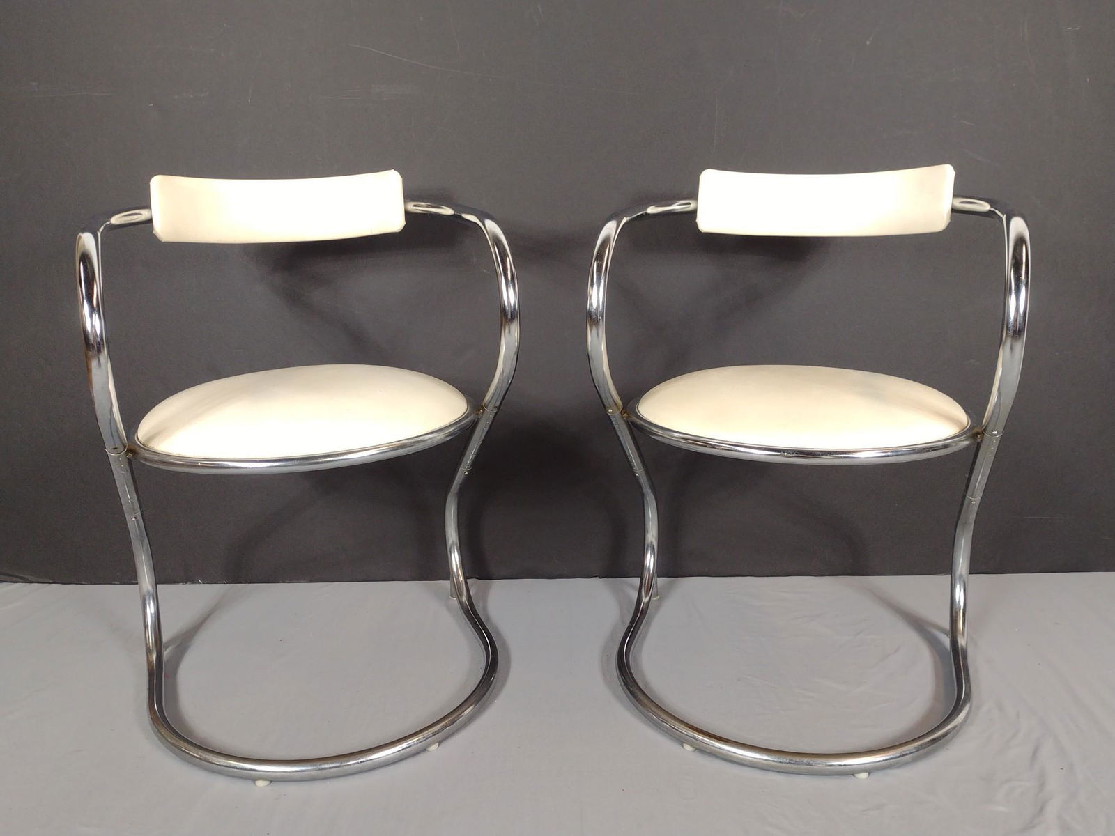 2 Tubular Chrome Cantilever Zig Zag Chairs (1 of 5)