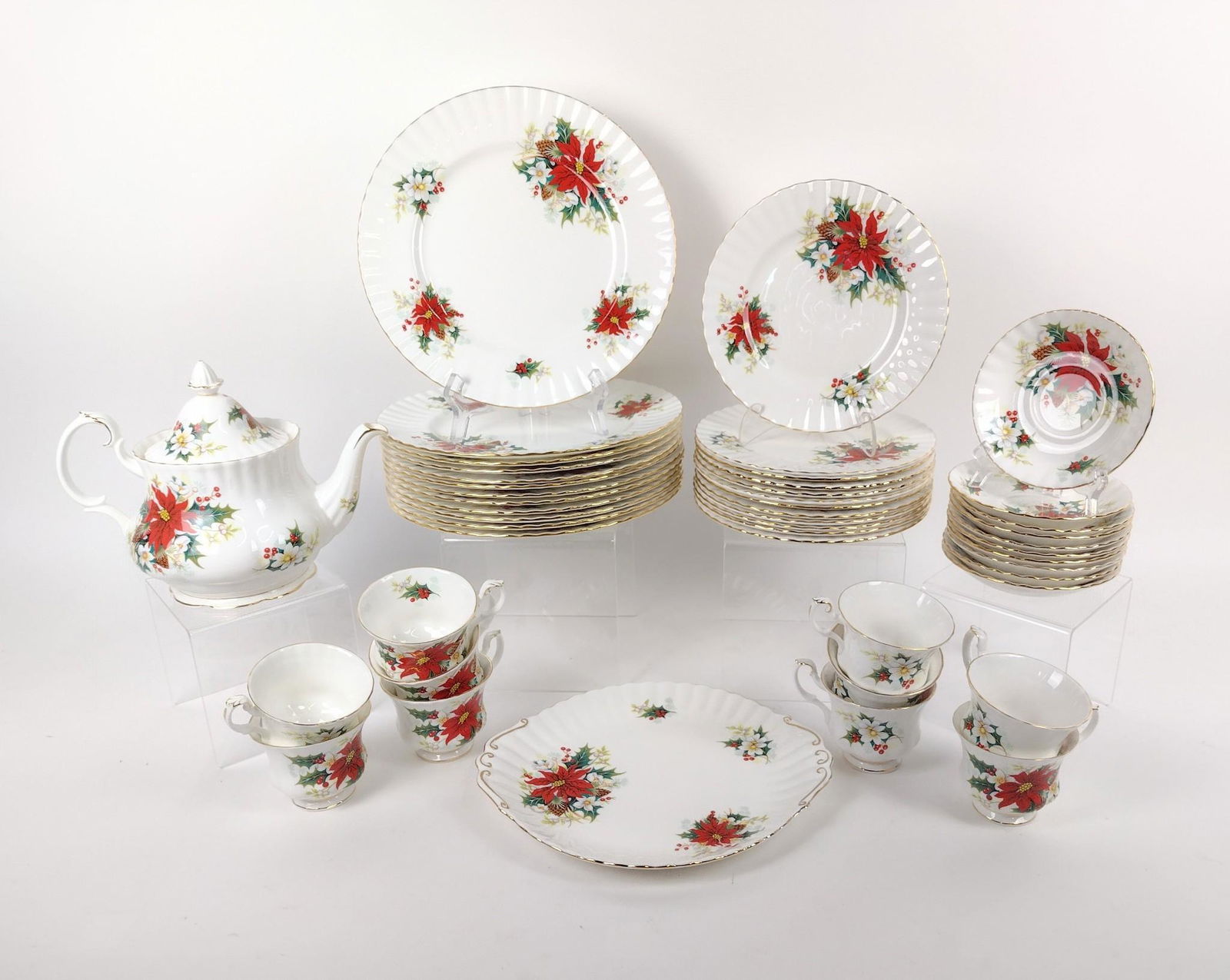 46 Royal Albert "Poinsettia" Dinnerware (1 of 3)